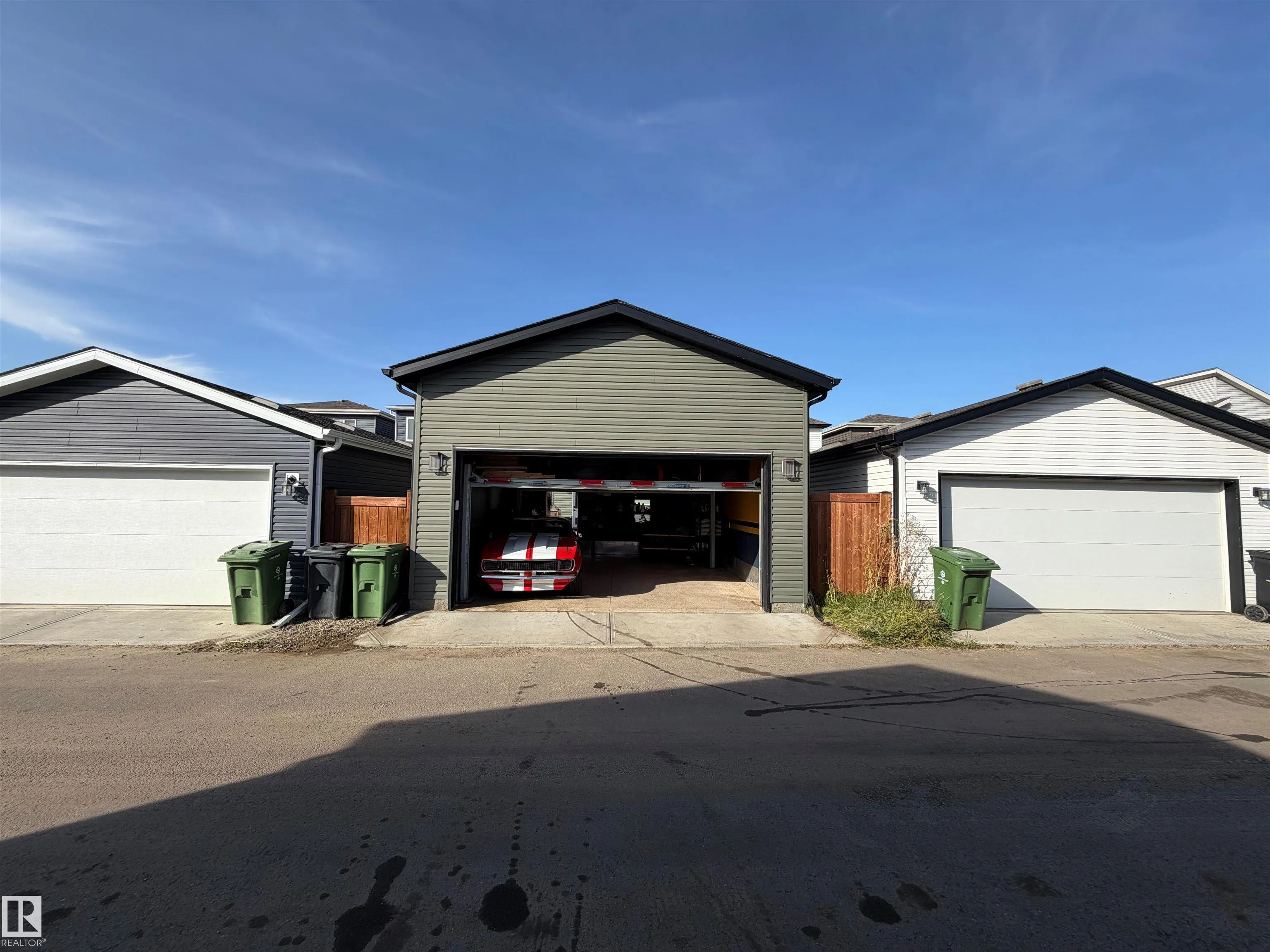 595 MEADOWVIEW Drive
