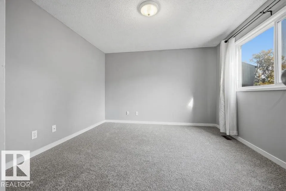 7143 180 Street
