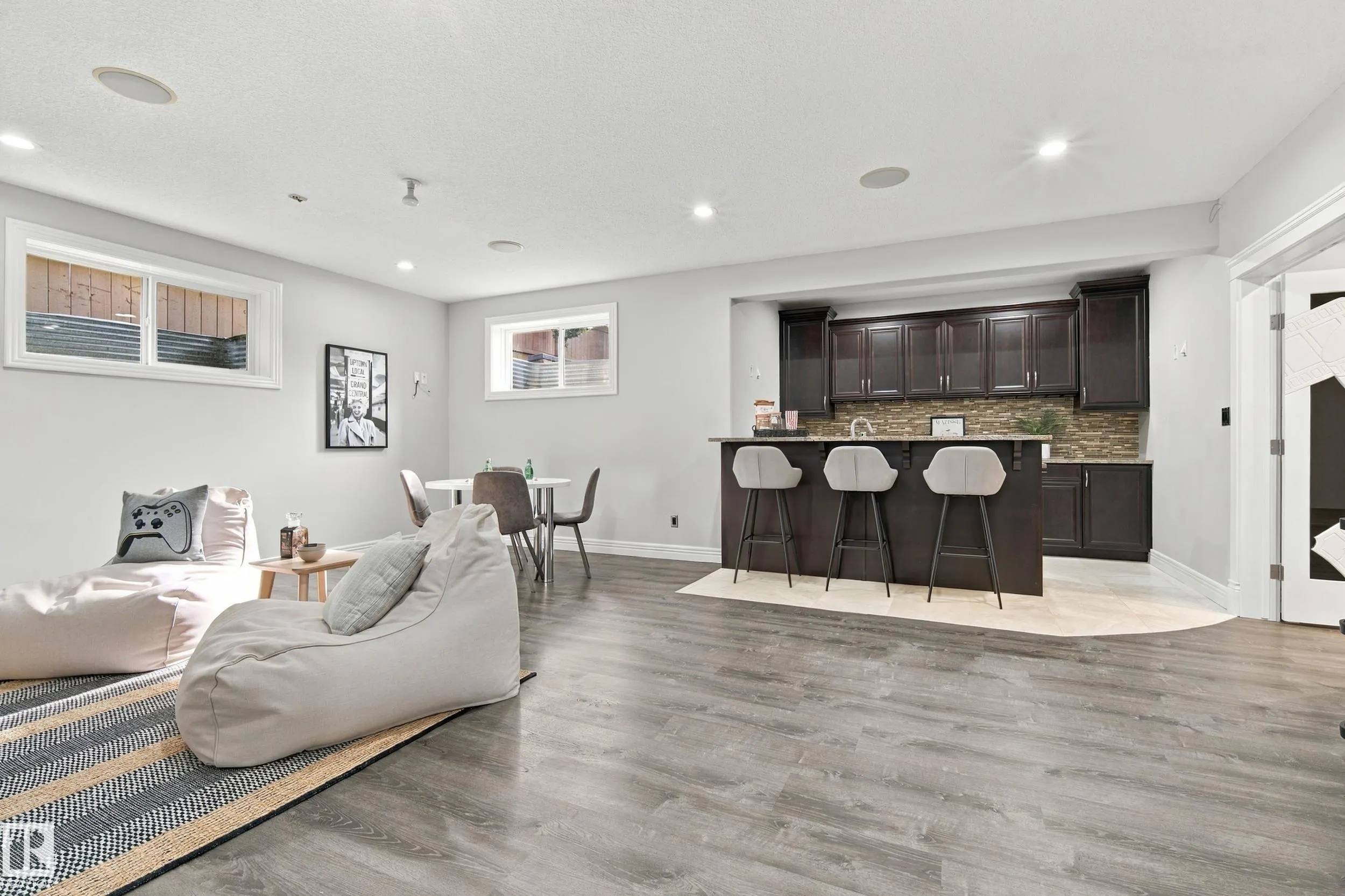 93 NOTTINGHAM POINT