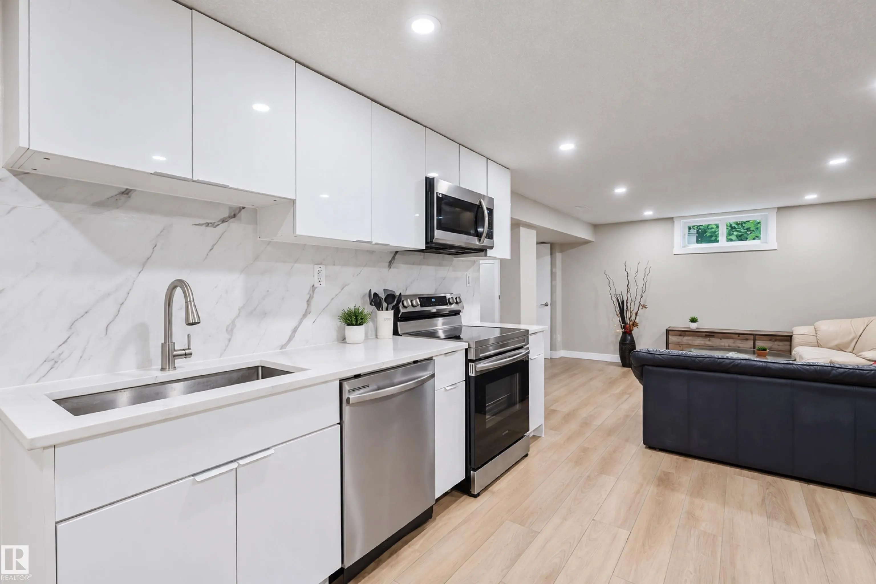 16110 82 Avenue