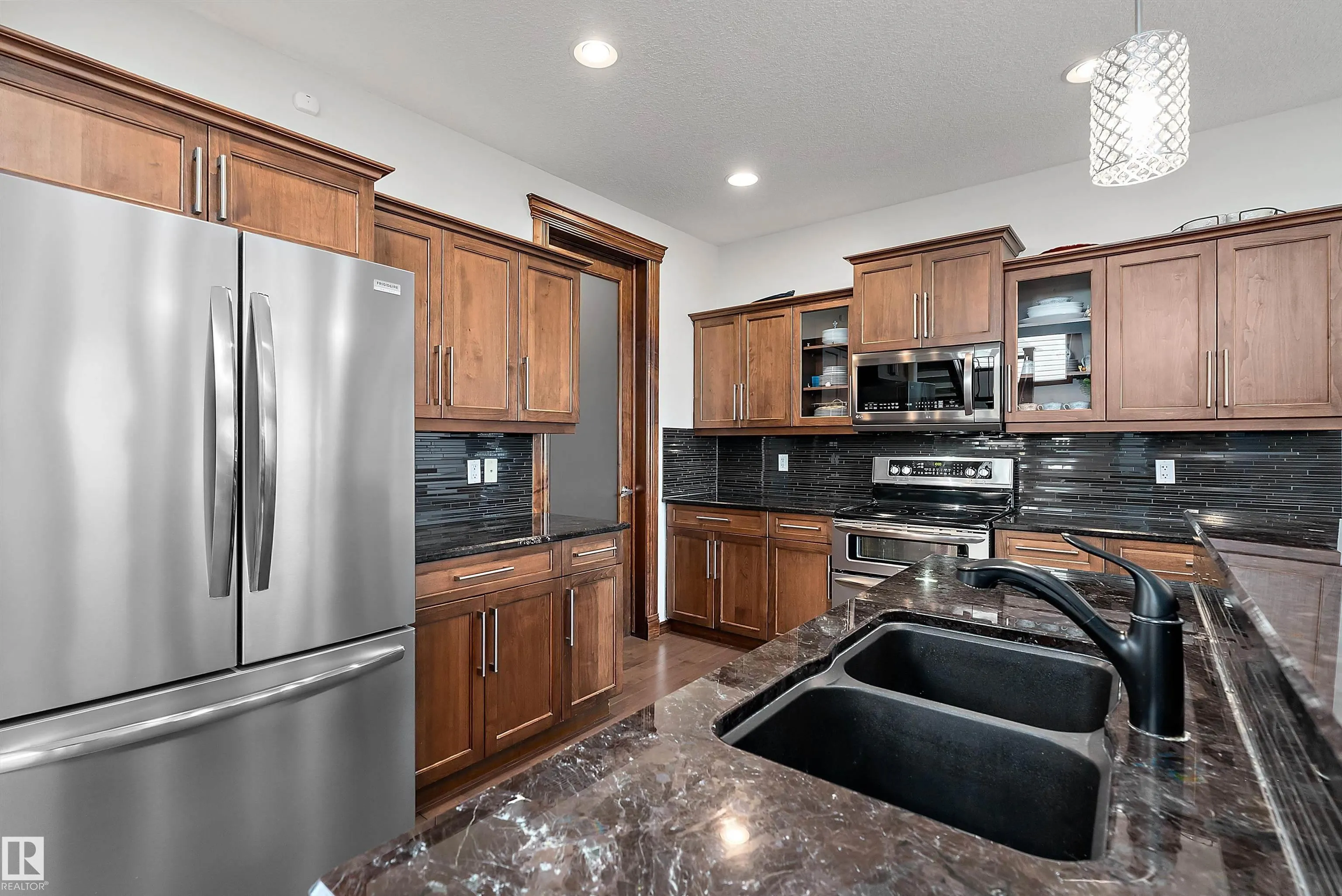 87 LAMPLIGHT Drive