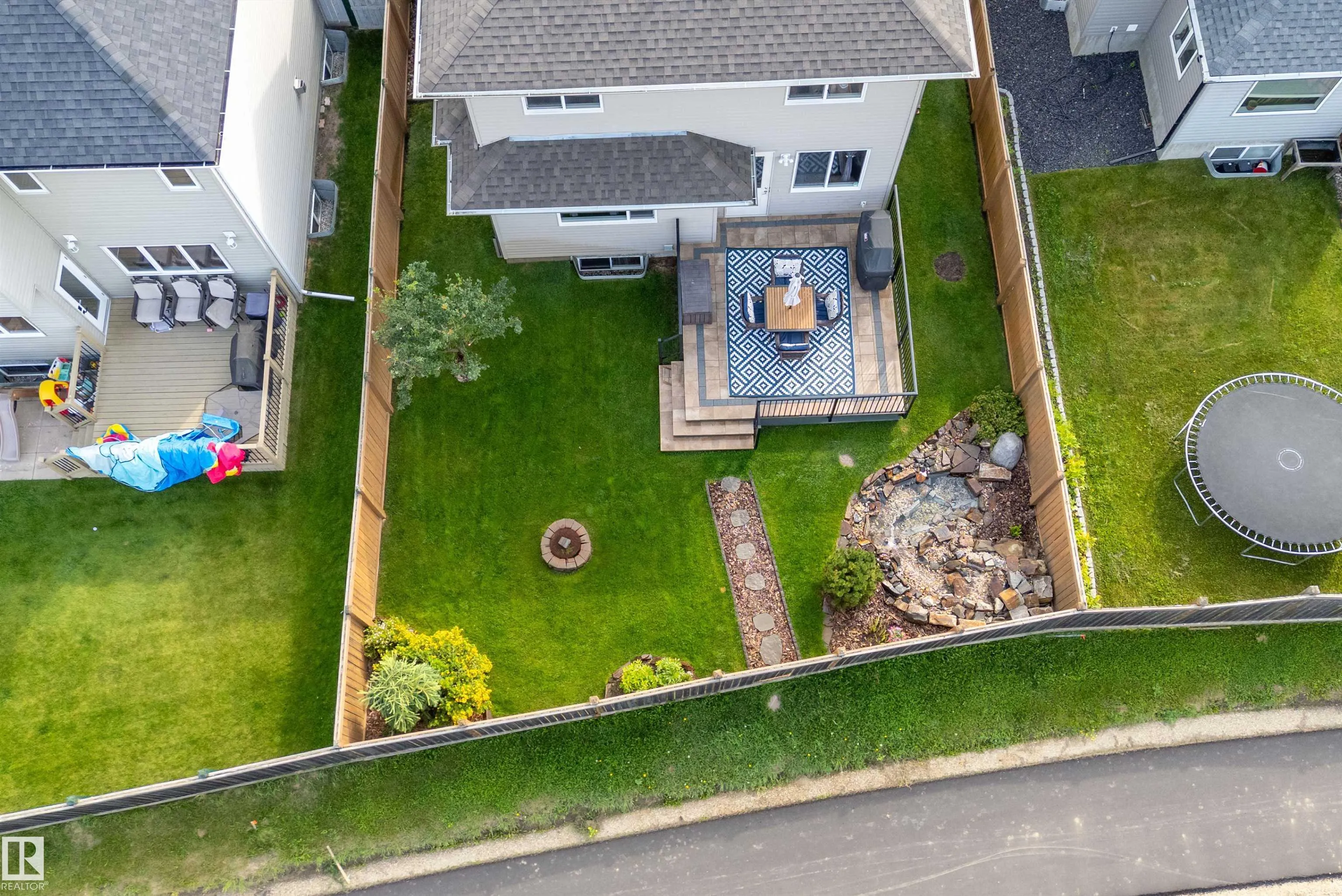 87 LAMPLIGHT Drive