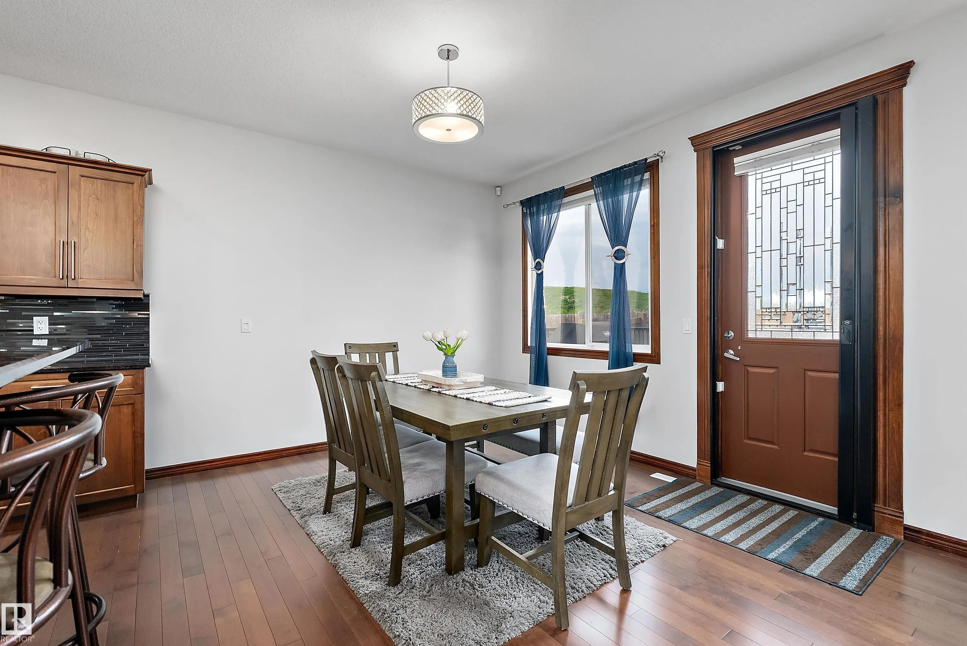 87 LAMPLIGHT Drive