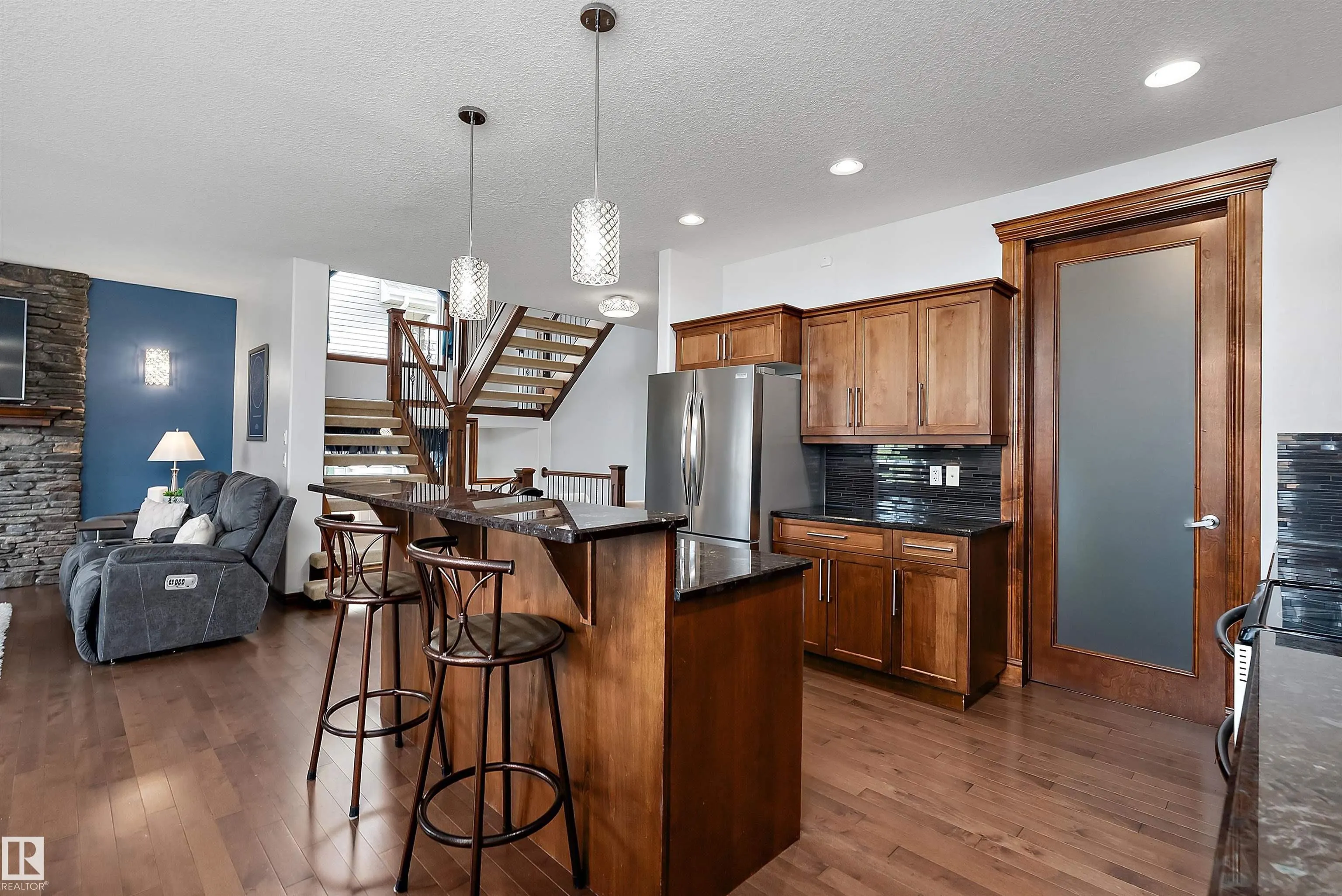 87 LAMPLIGHT Drive