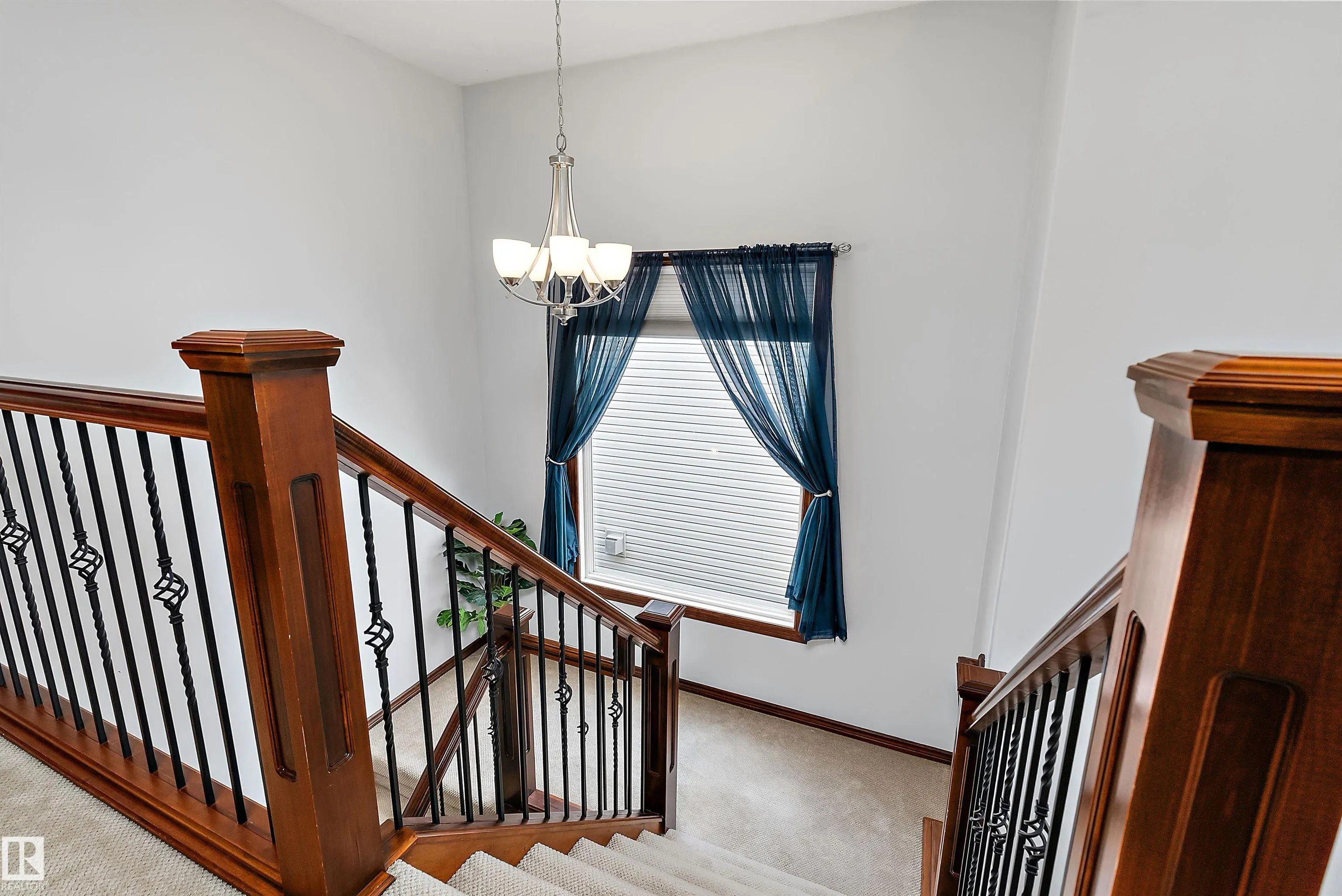 87 LAMPLIGHT Drive