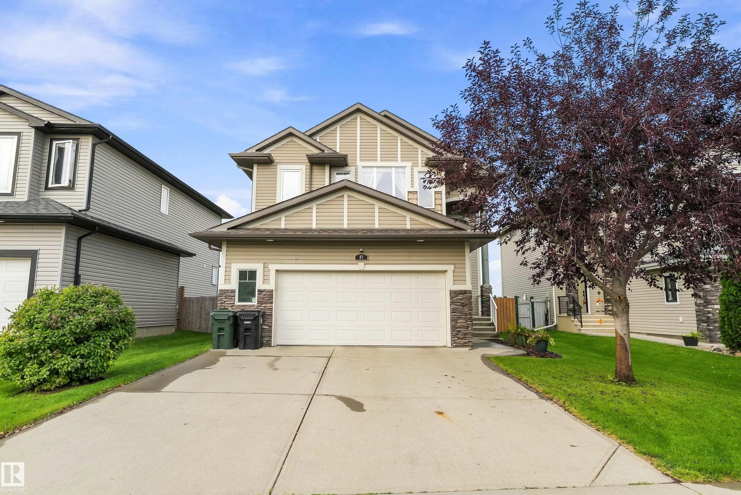 87 LAMPLIGHT Drive