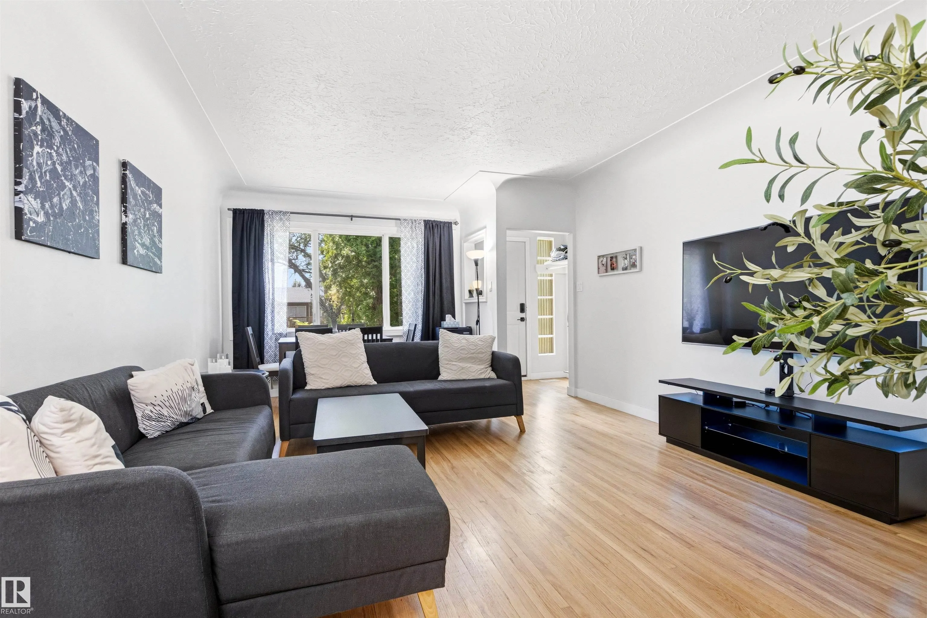 11115 11117 116 Street