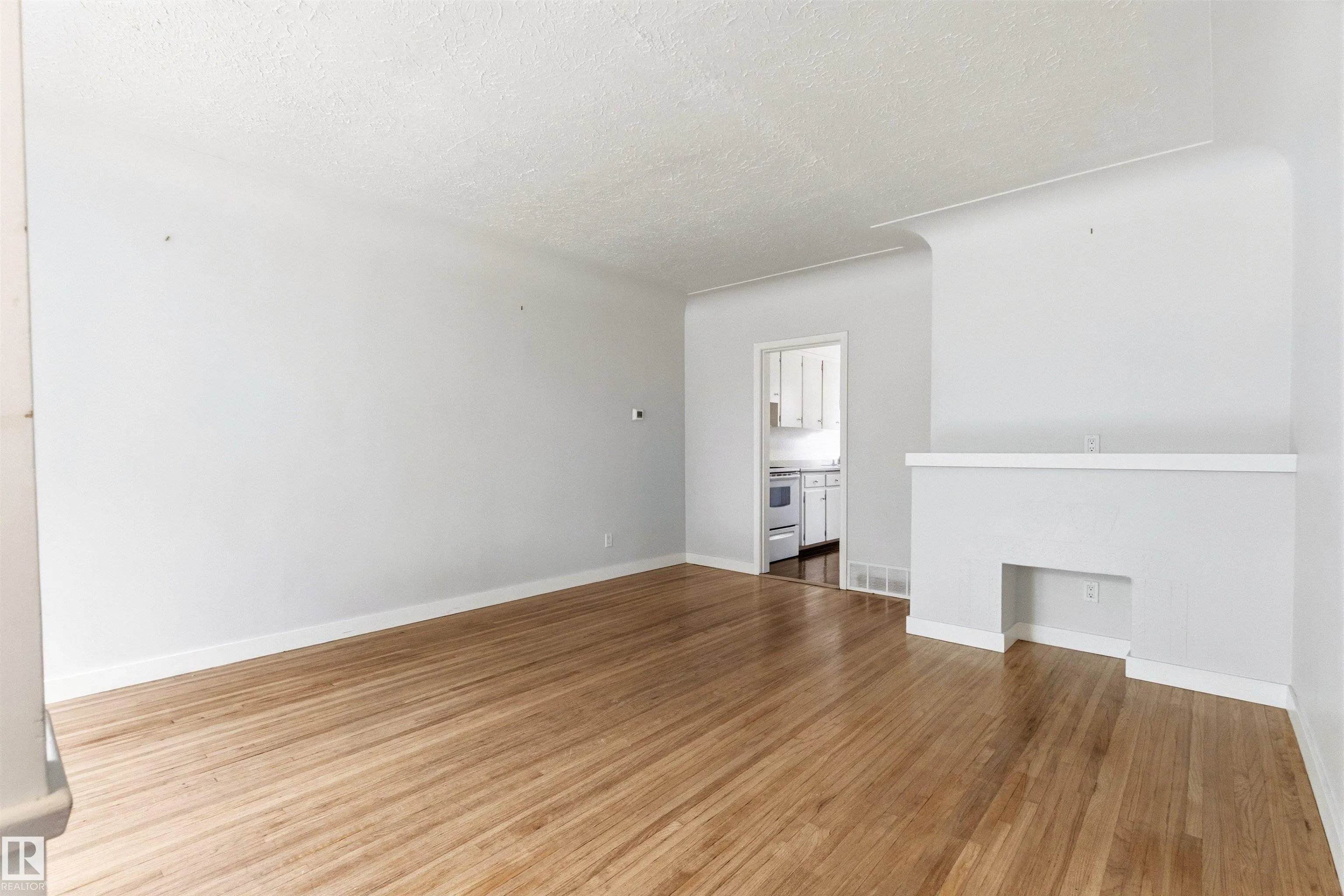 11115 11117 116 Street