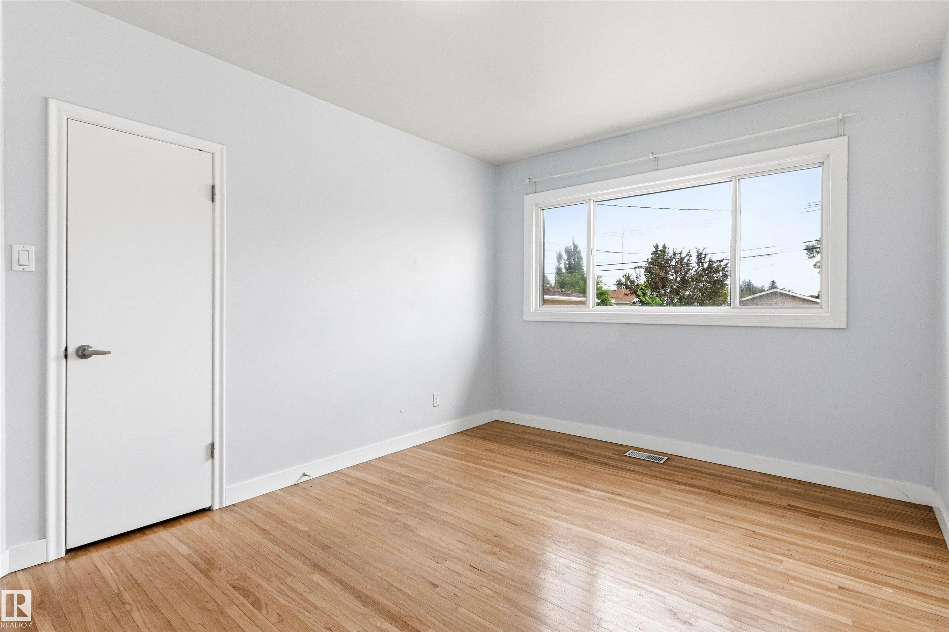 11115 11117 116 Street