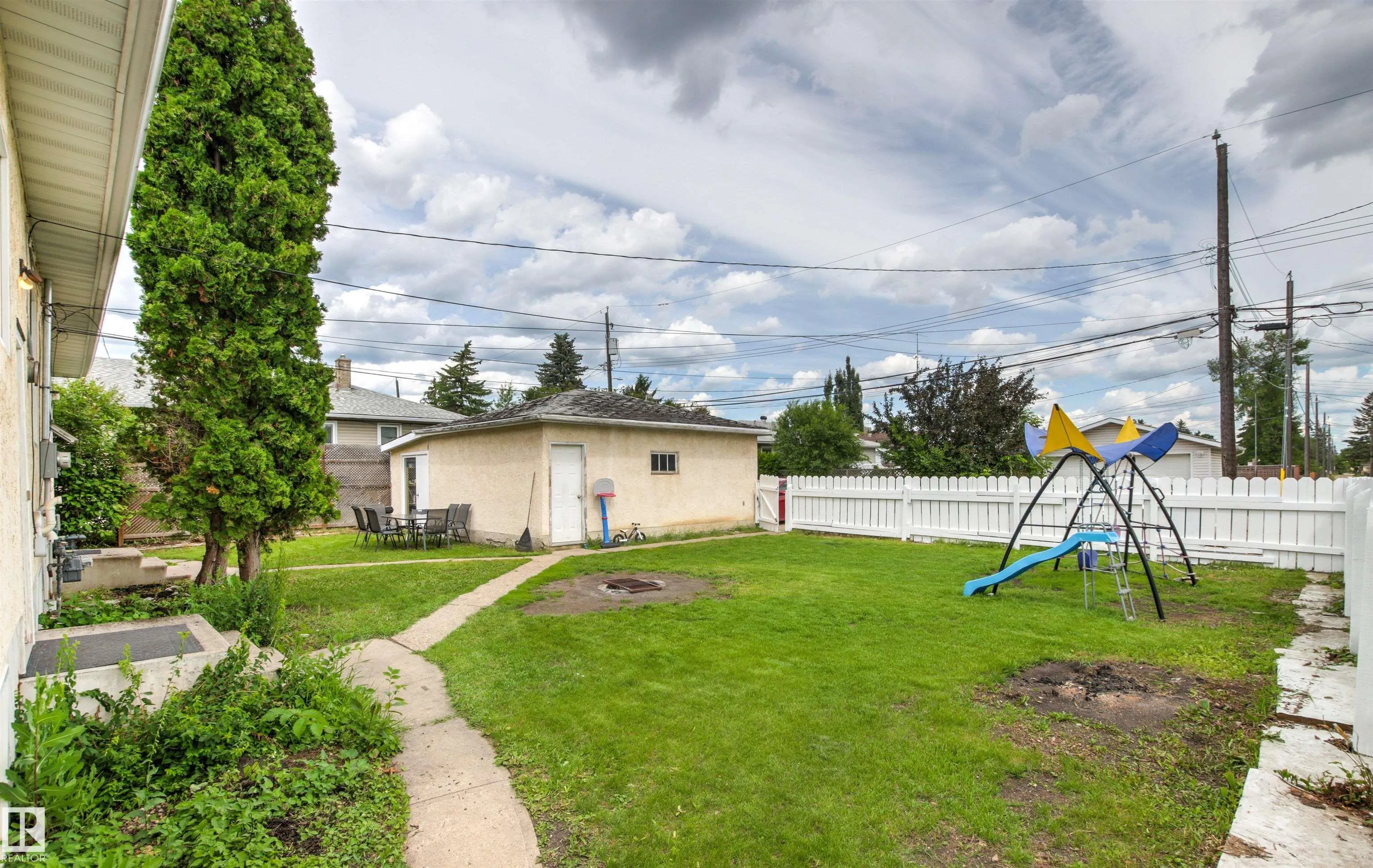 11115 11117 116 Street