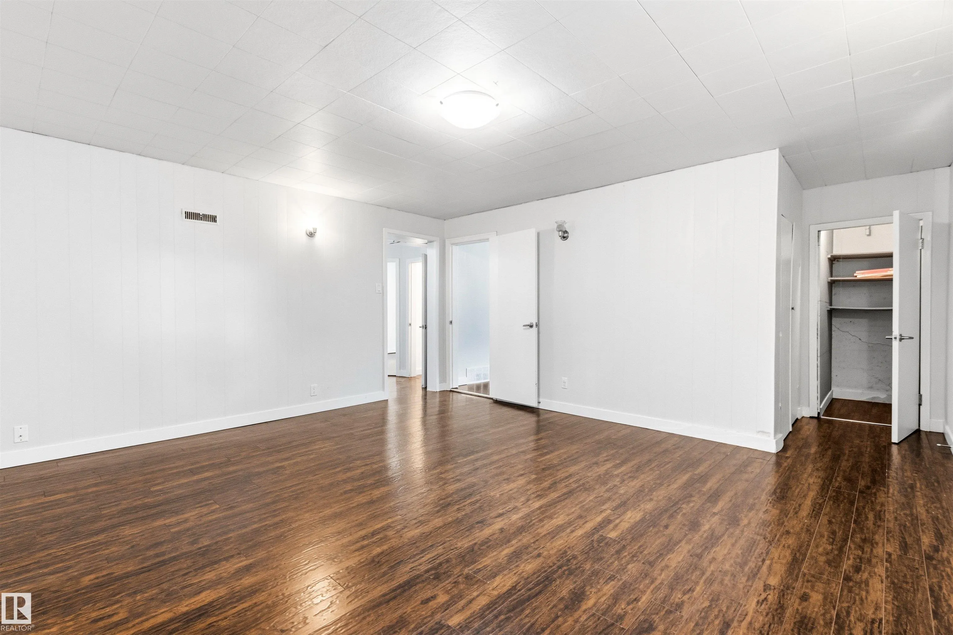 11115 11117 116 Street
