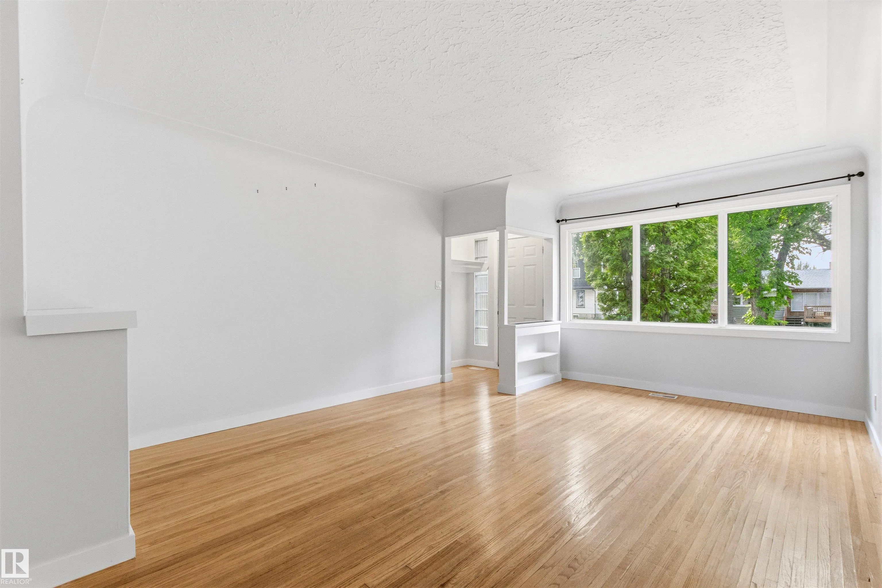 11115 11117 116 Street