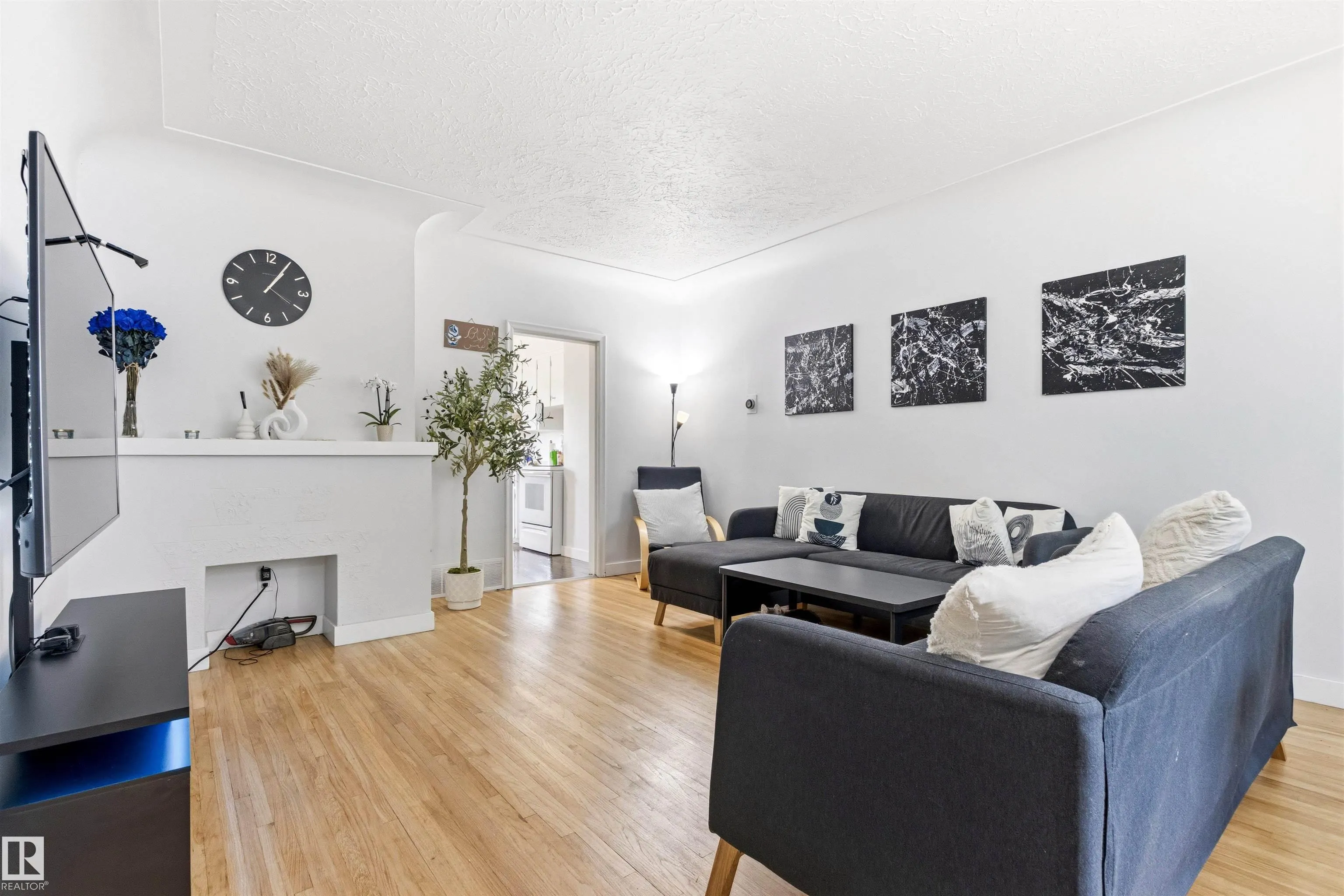 11115 11117 116 Street