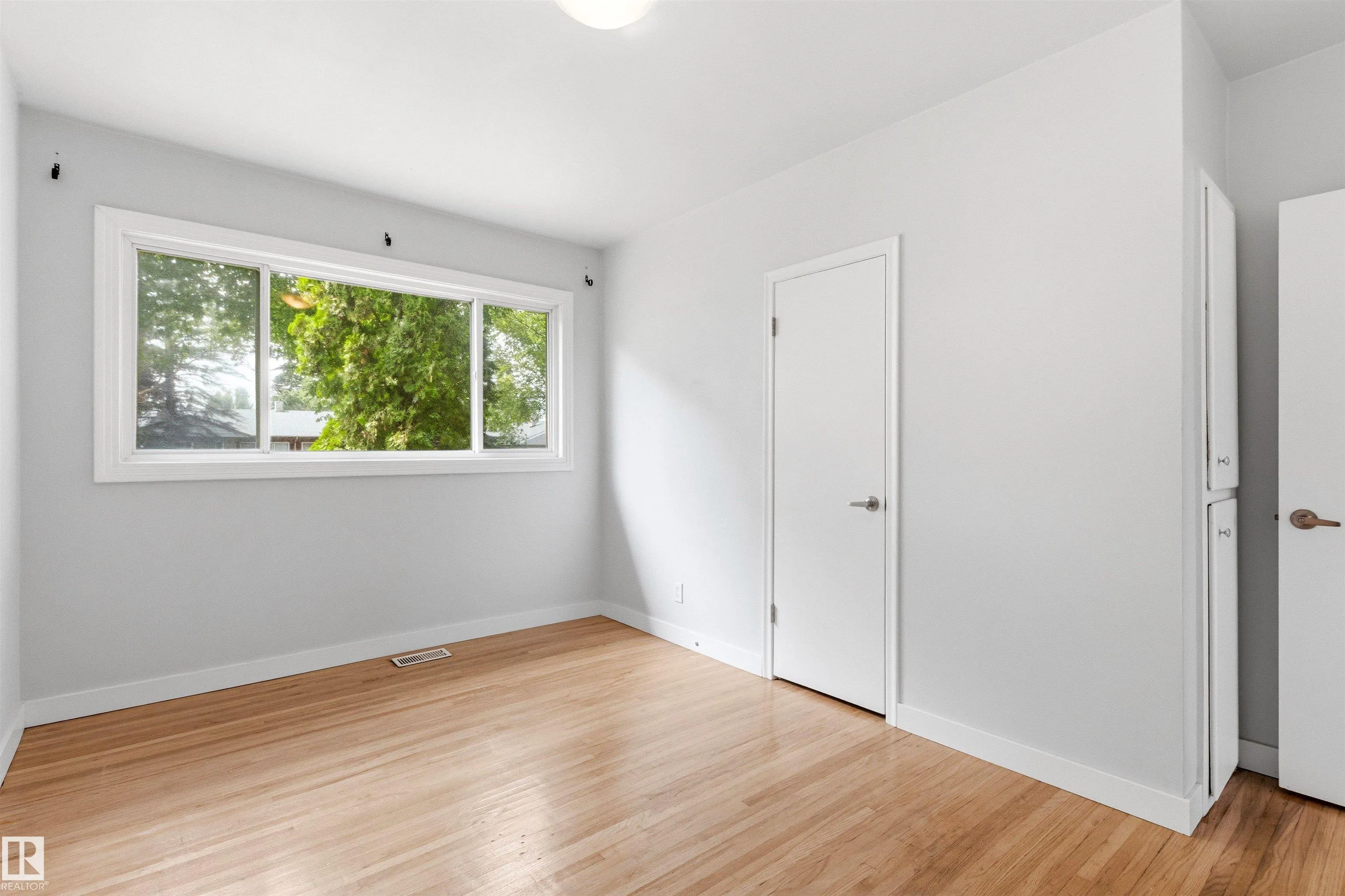 11115 11117 116 Street