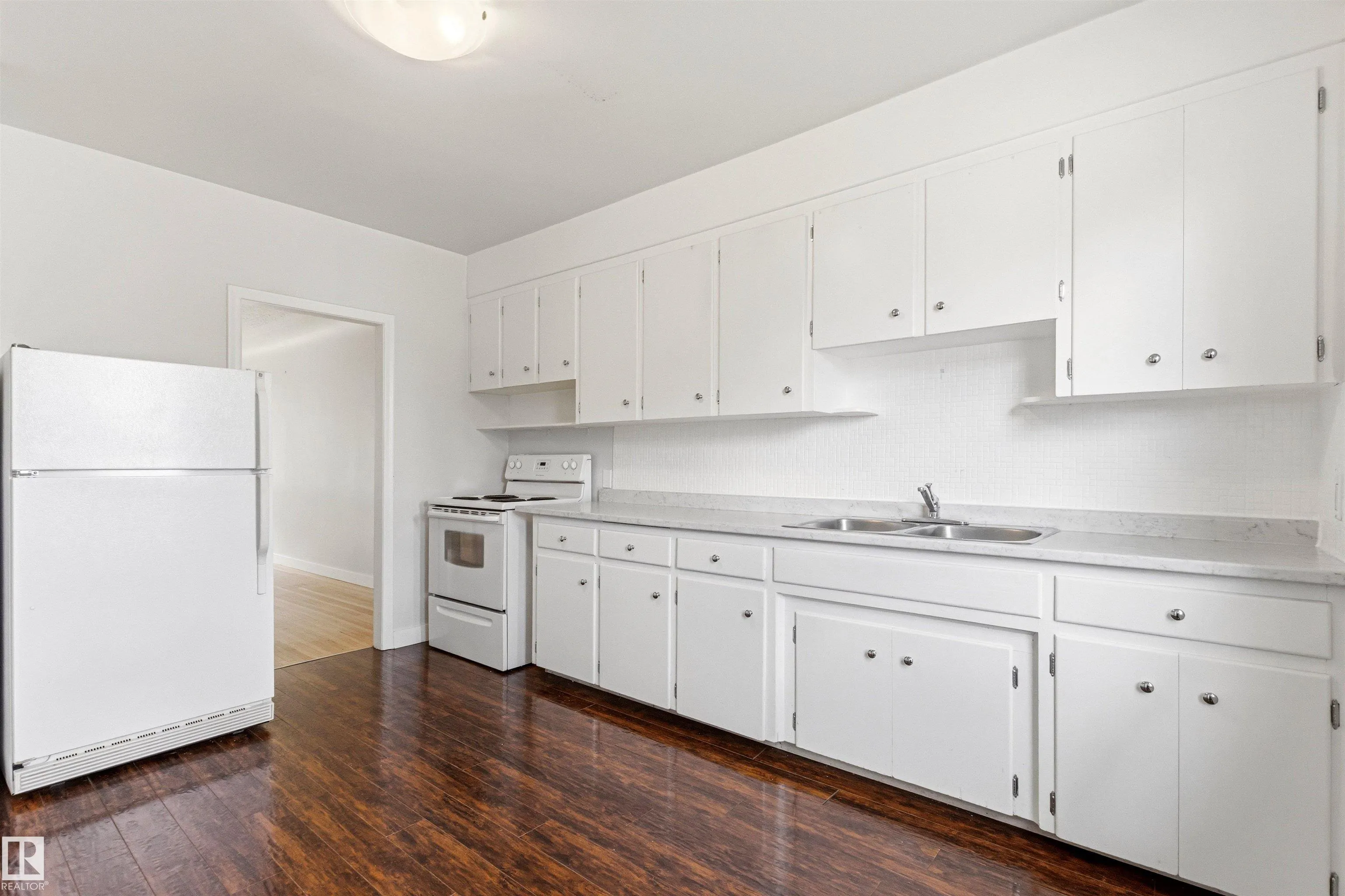 11115 11117 116 Street