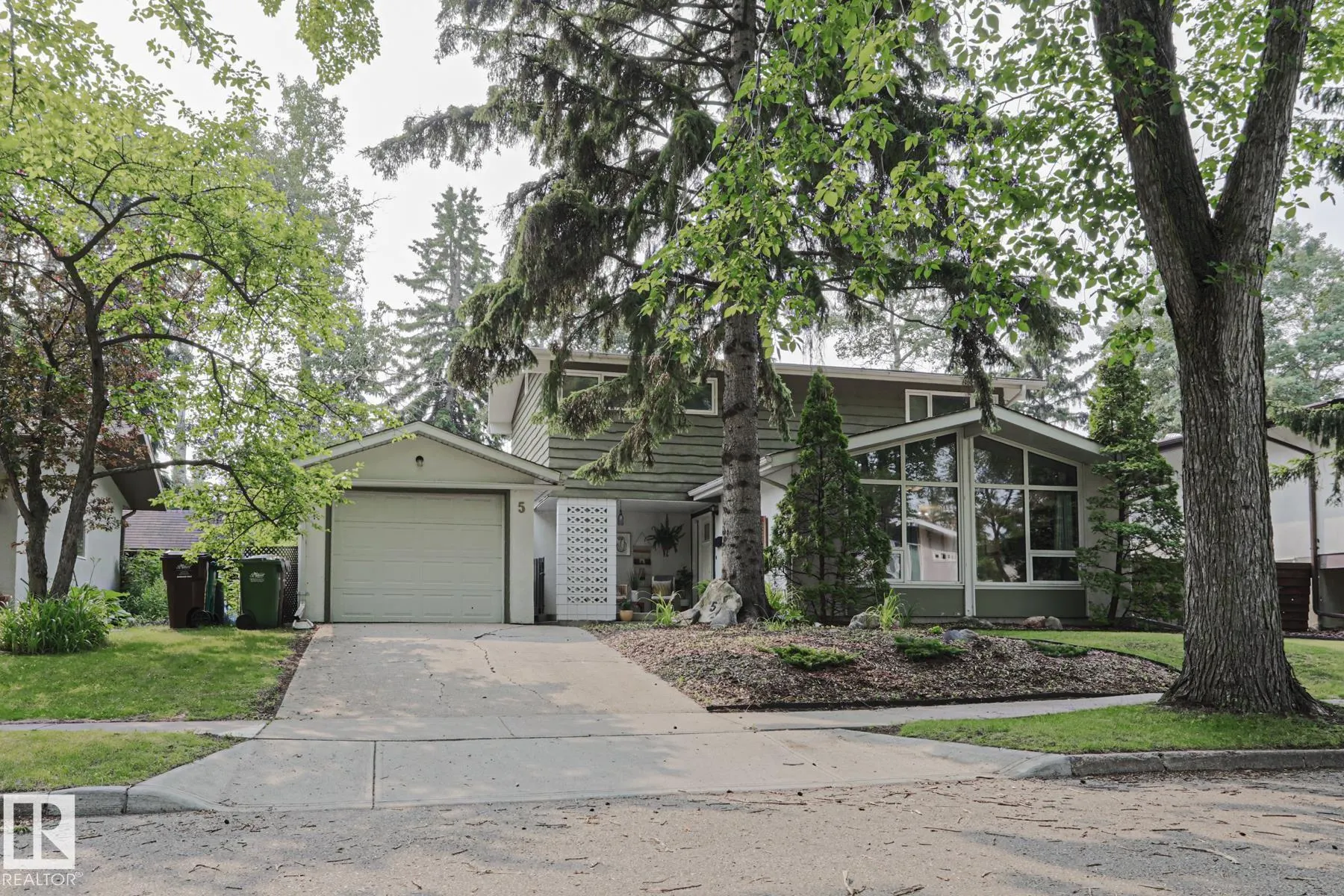 5 GILMORE Crescent