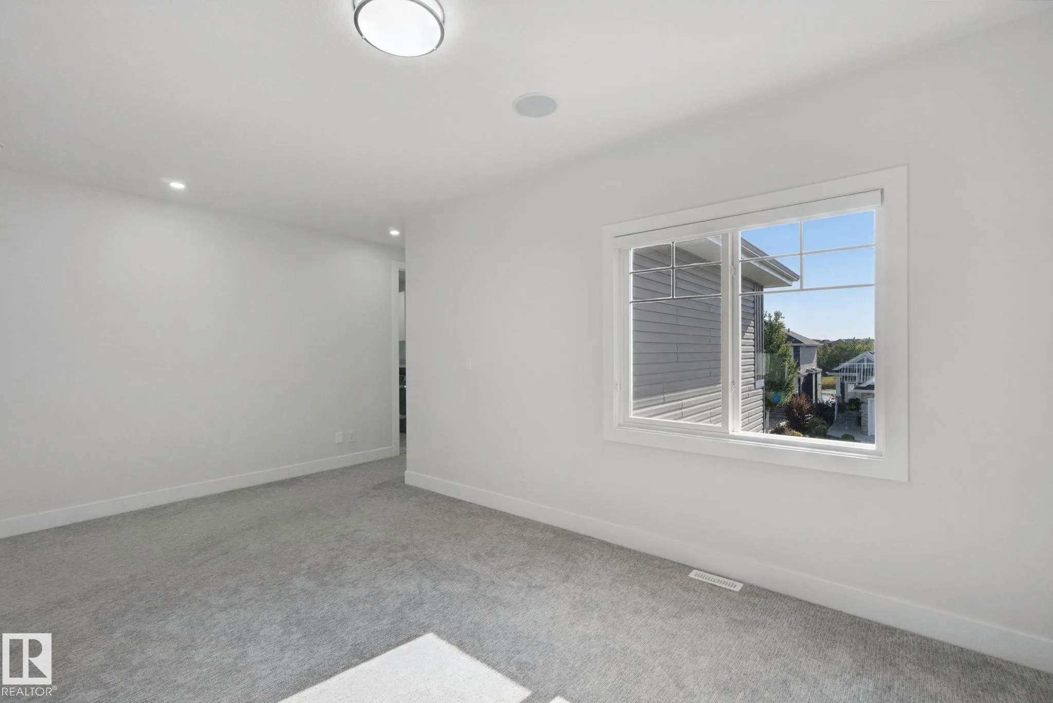 3699 HUMMINGBIRD Way