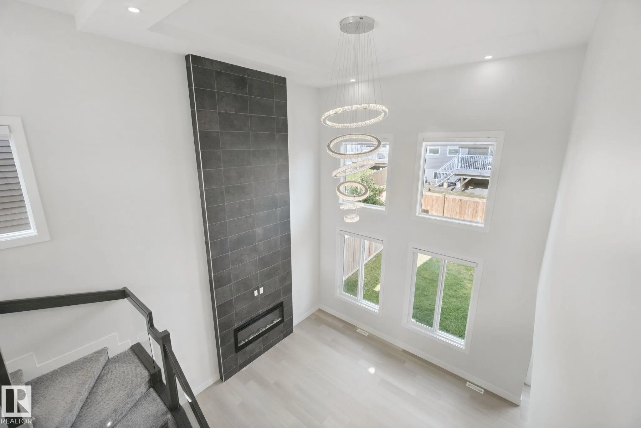 3699 HUMMINGBIRD Way