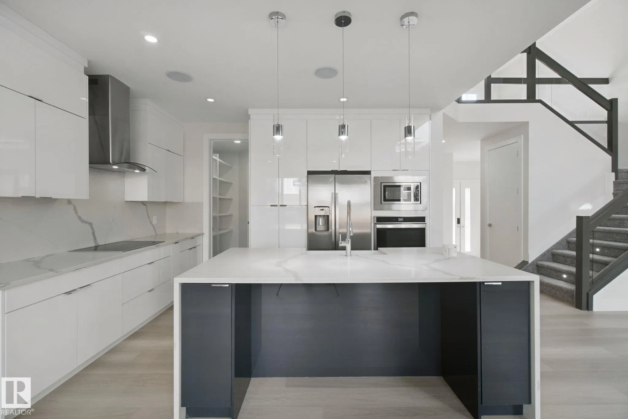 3699 HUMMINGBIRD Way