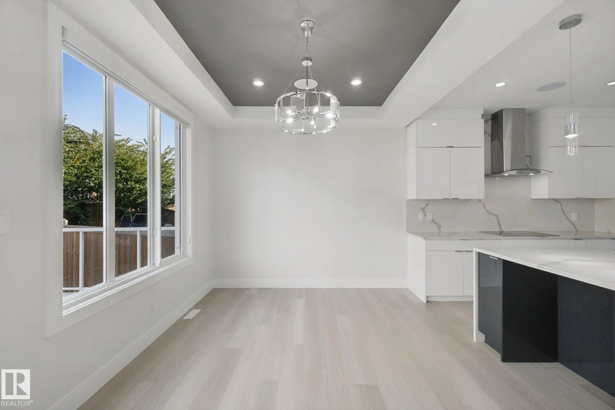3699 HUMMINGBIRD Way