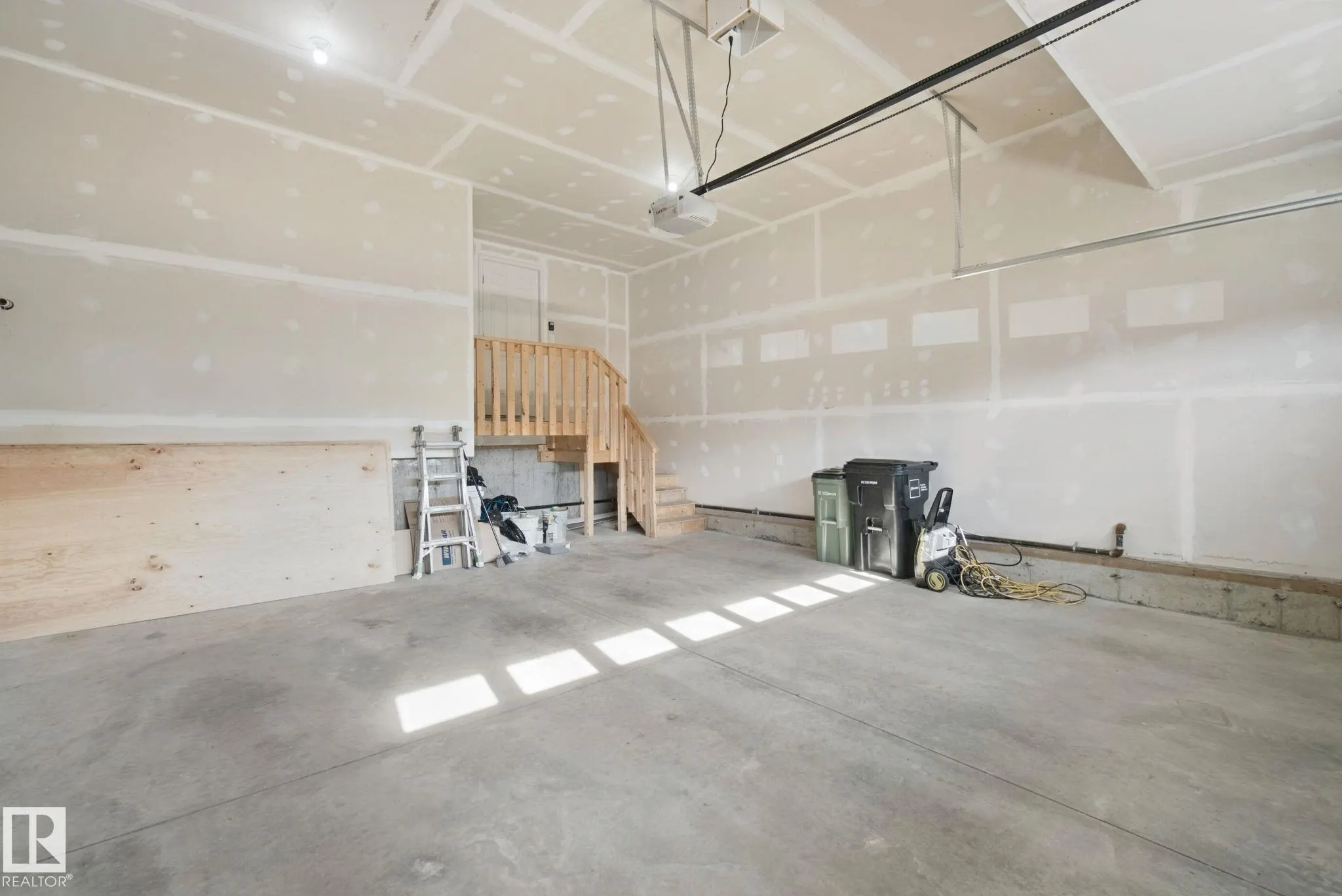 3699 HUMMINGBIRD Way
