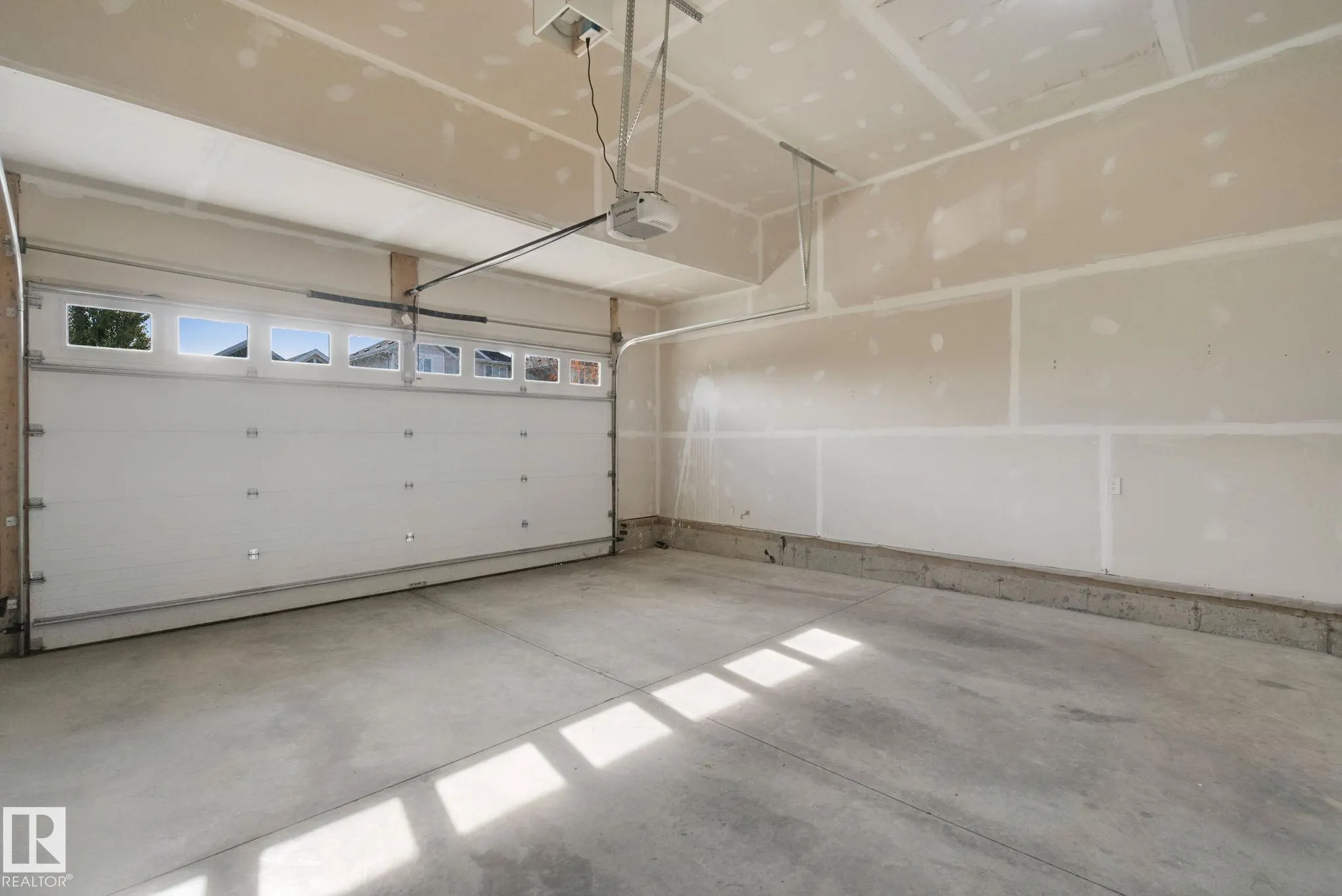 3699 HUMMINGBIRD Way