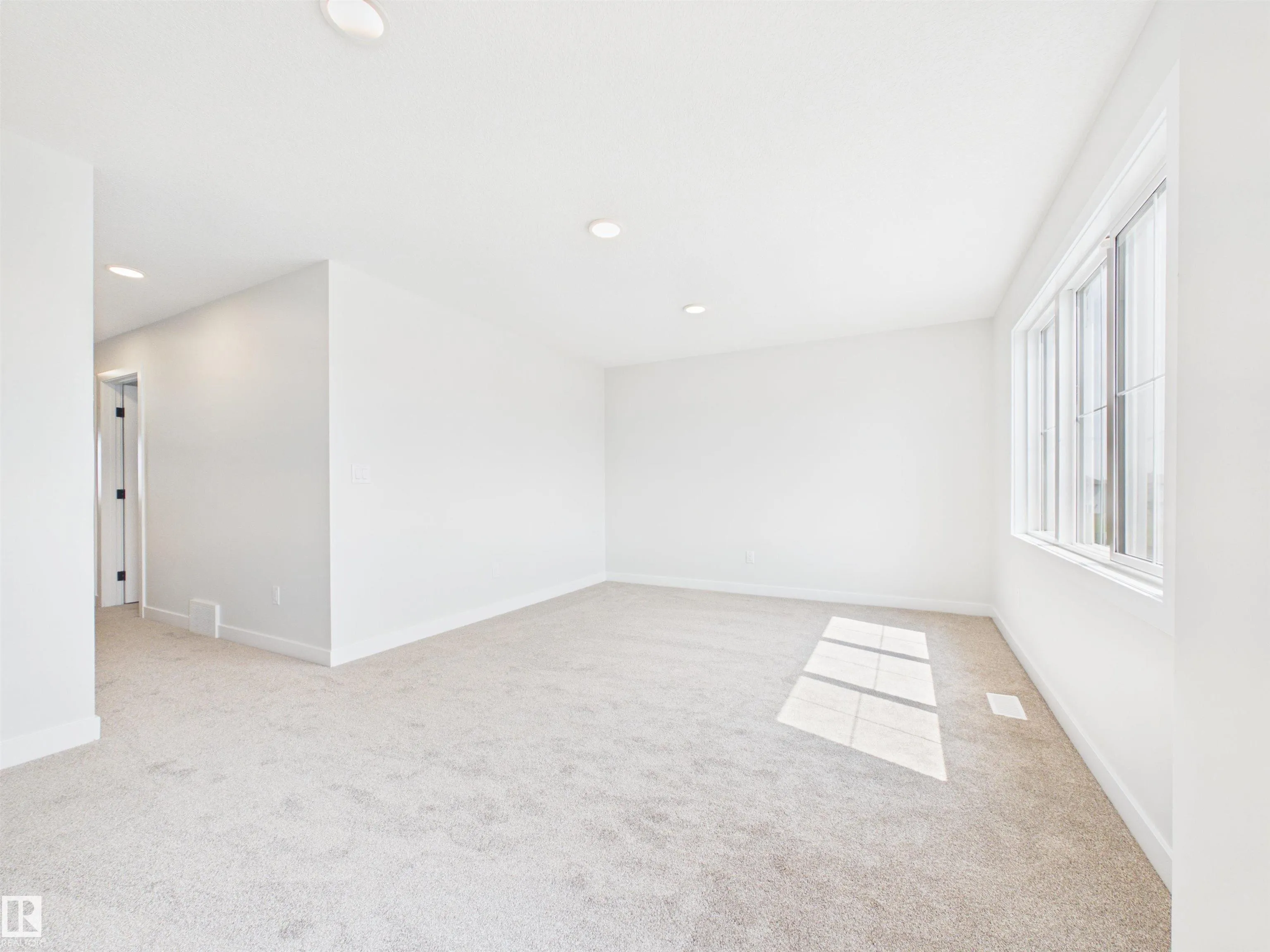 159 CALEDON Crescent