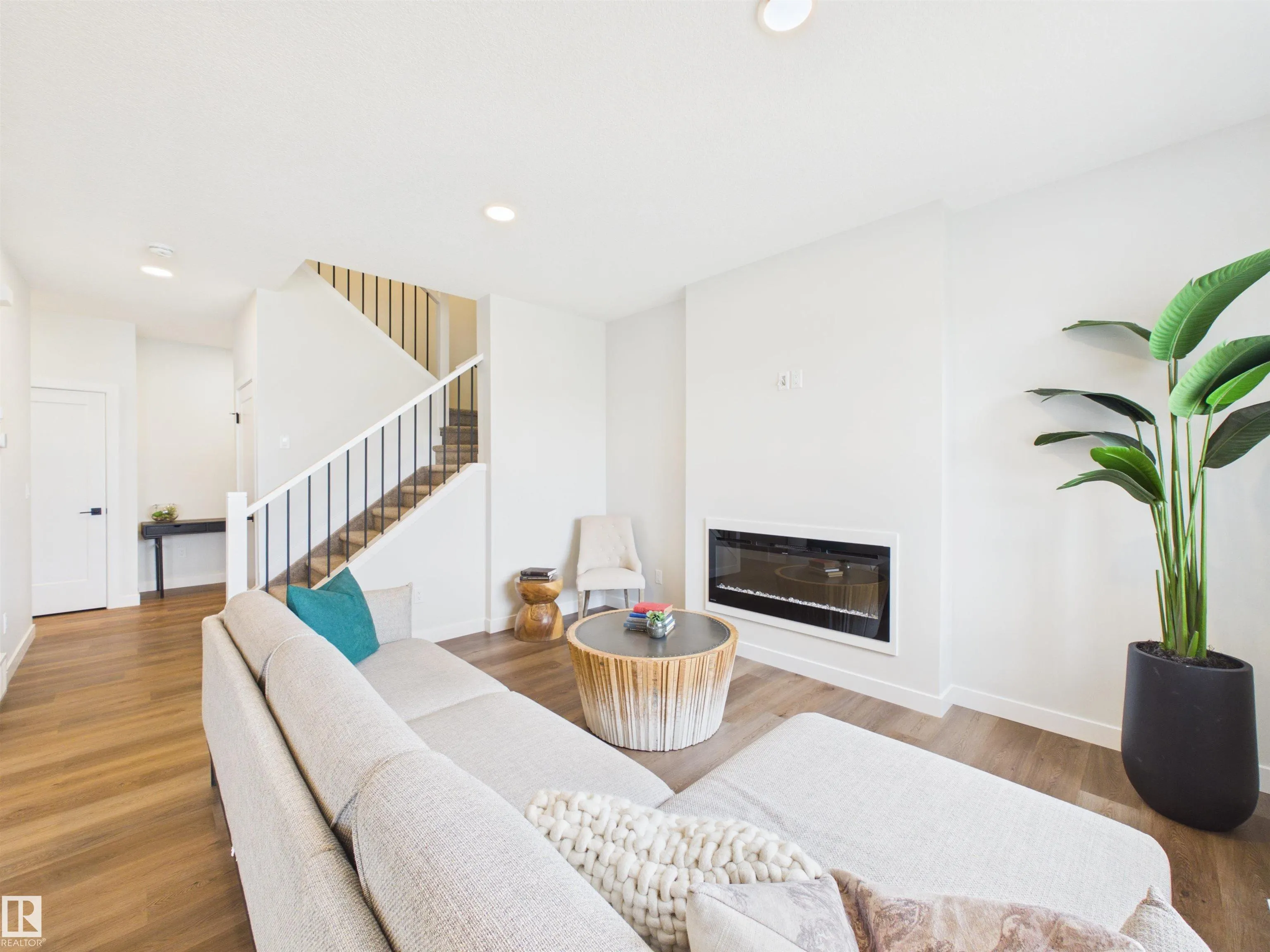 159 CALEDON Crescent