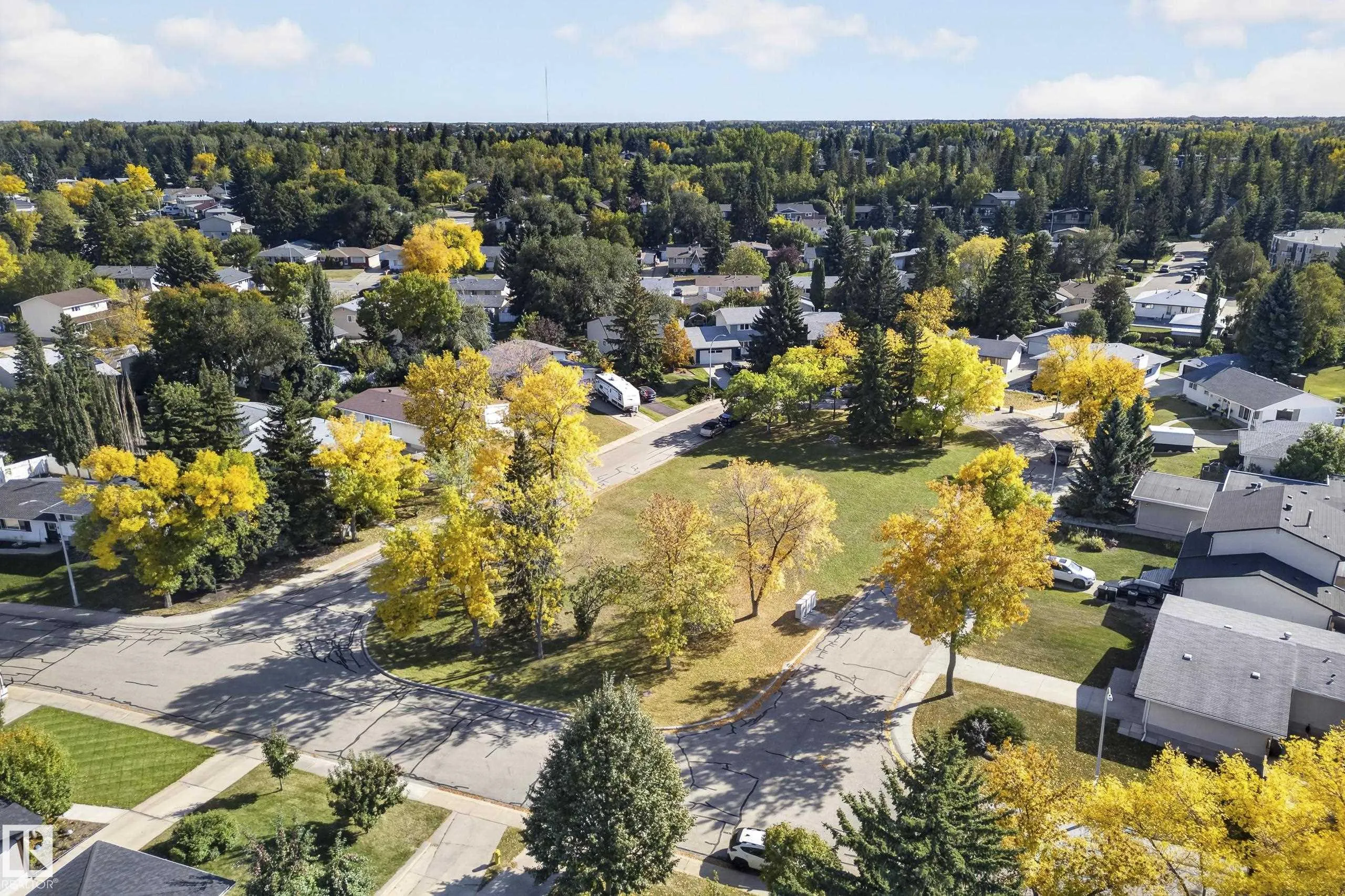 25 MILBURN Crescent