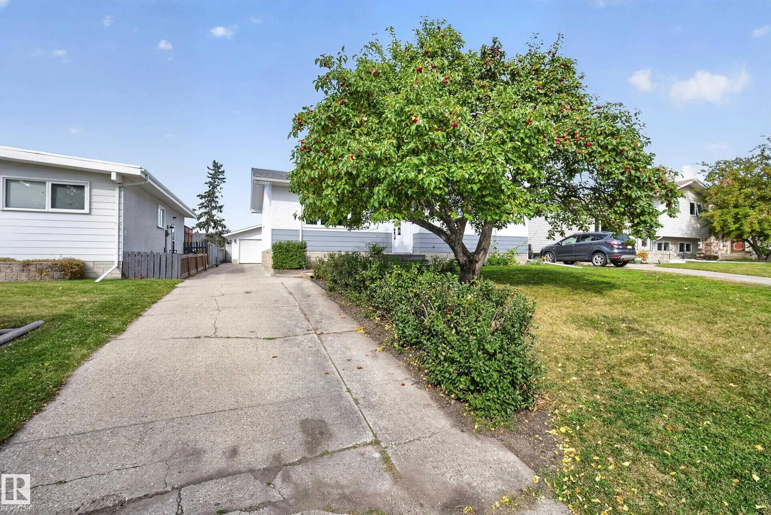 25 MILBURN Crescent