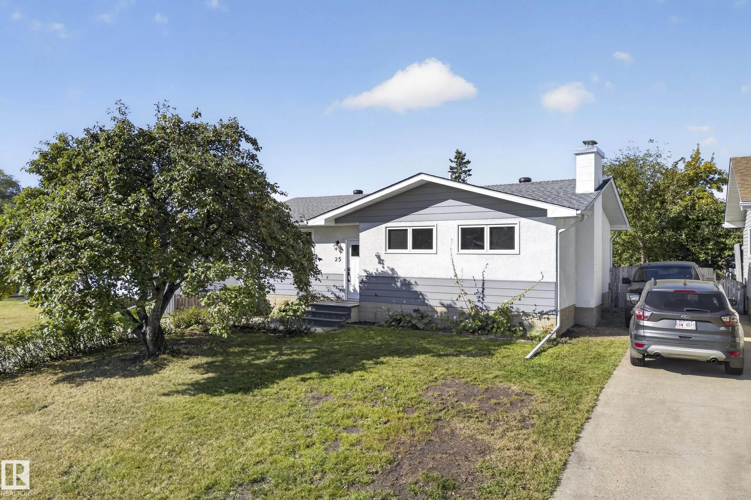 25 MILBURN Crescent
