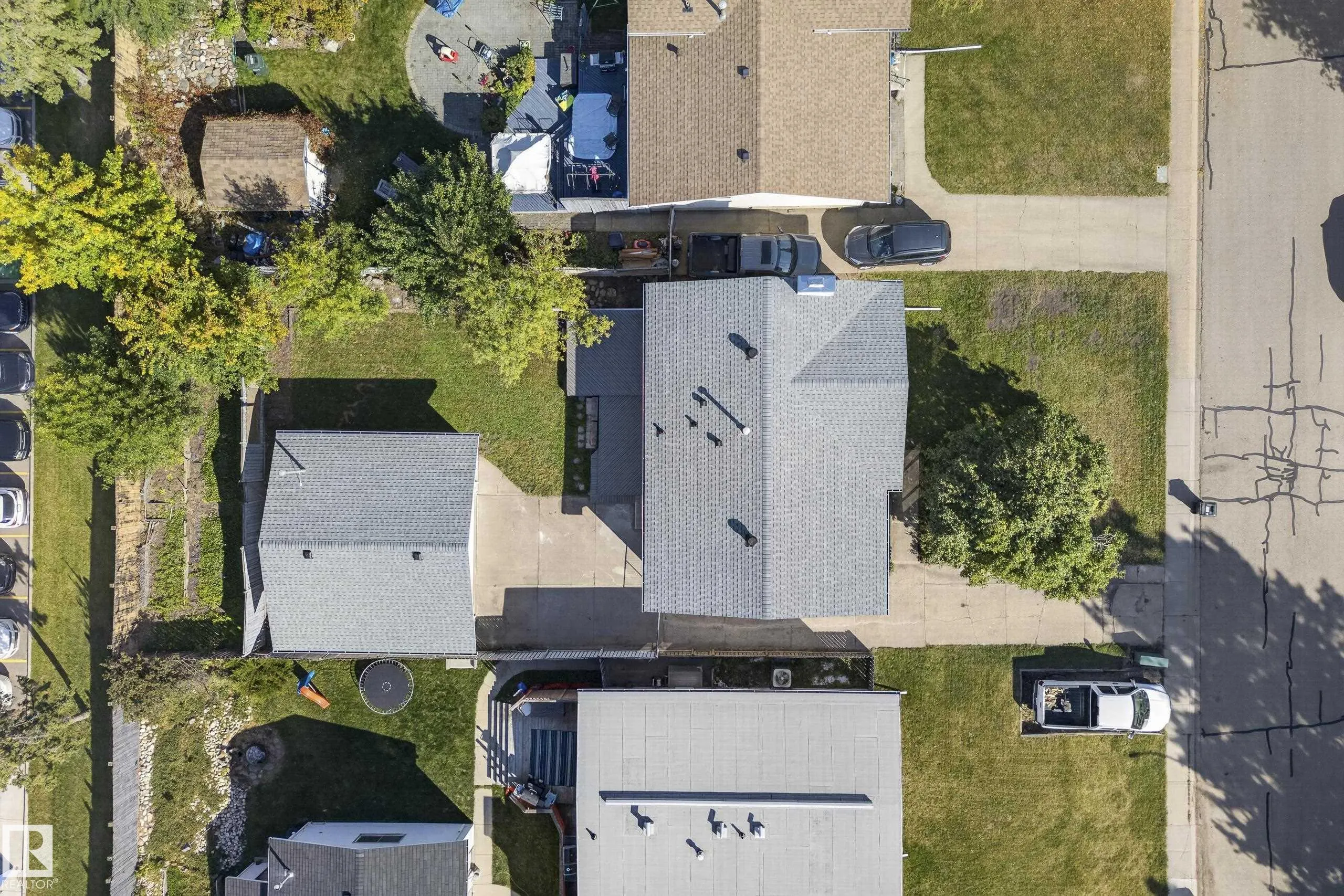 25 MILBURN Crescent