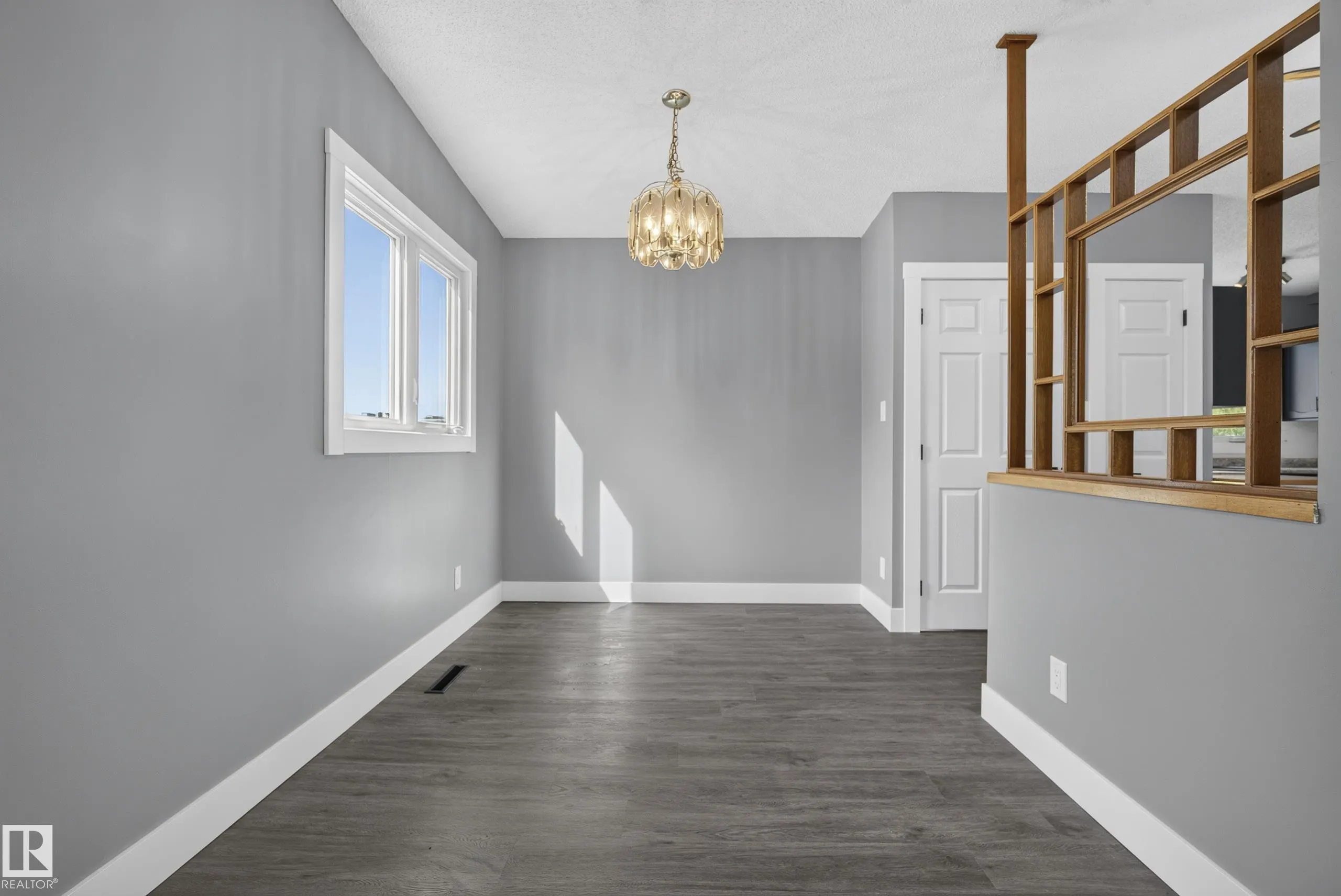 25 MILBURN Crescent