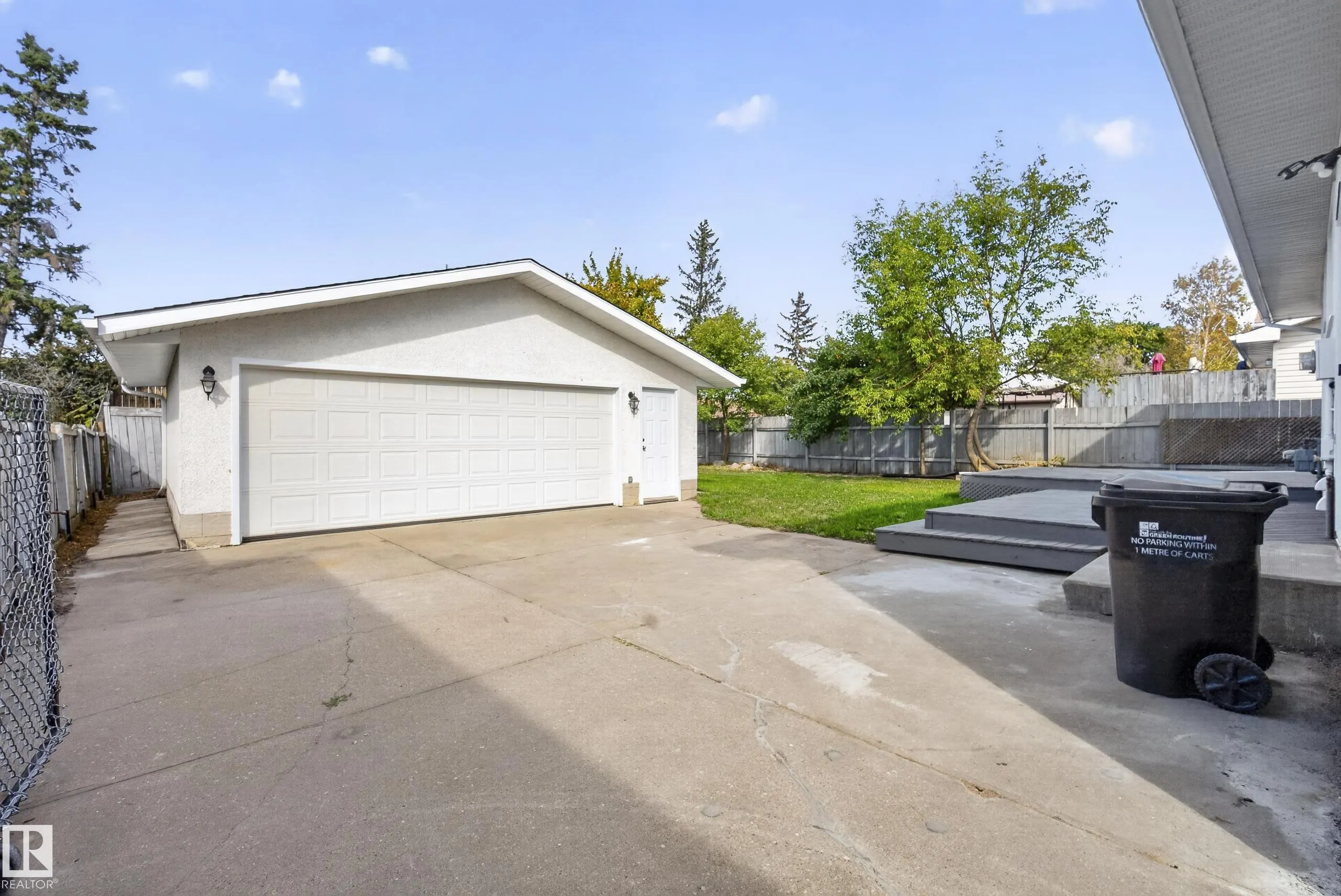 25 MILBURN Crescent