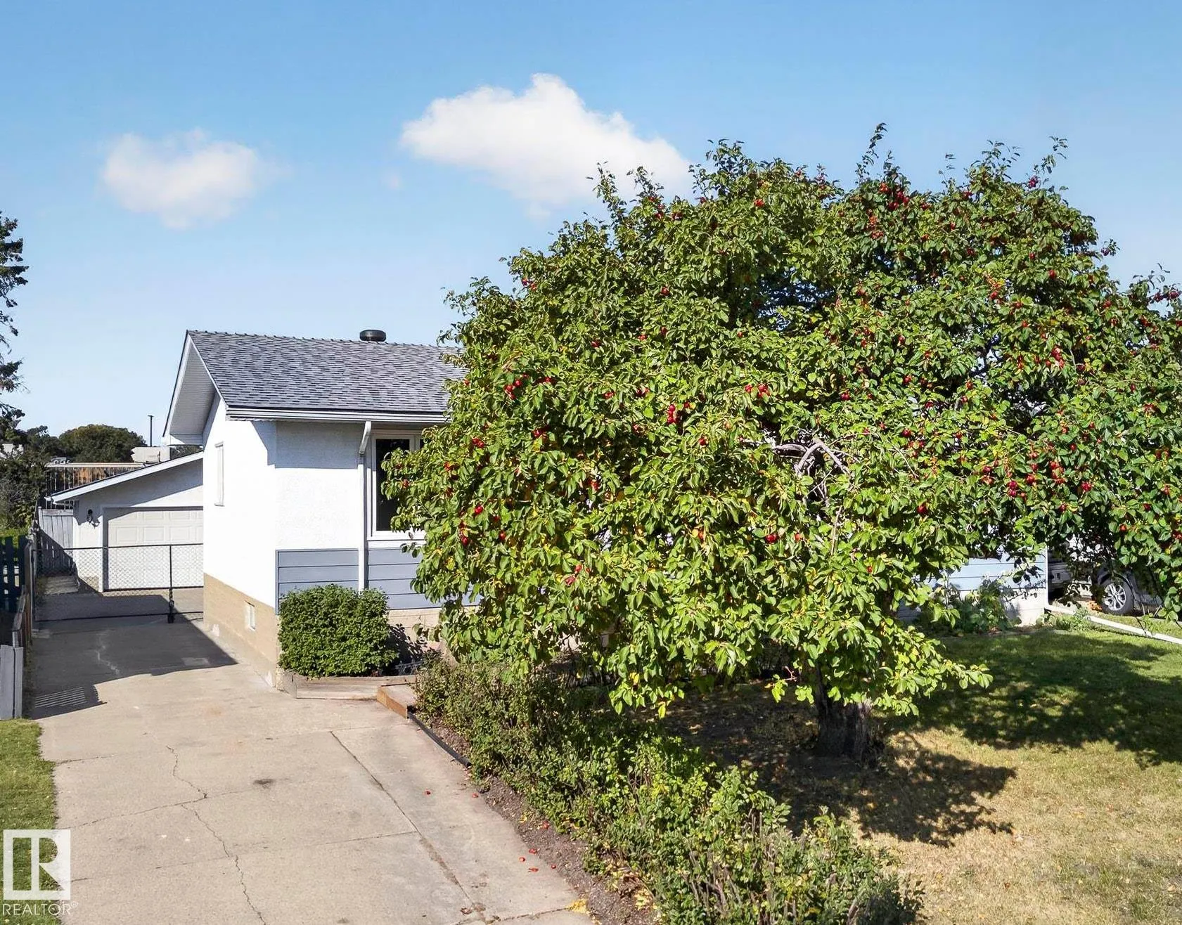 25 MILBURN Crescent