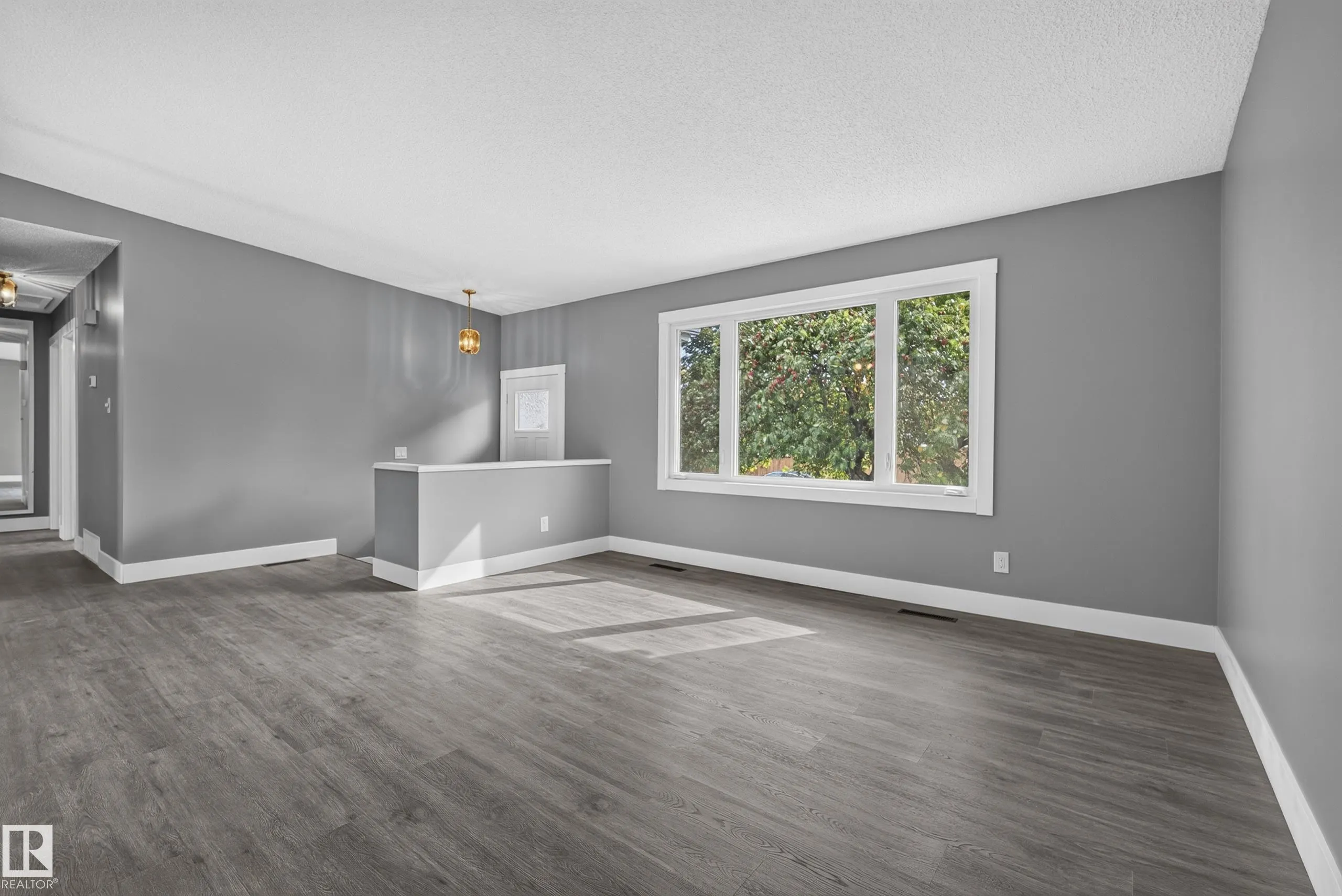 25 MILBURN Crescent