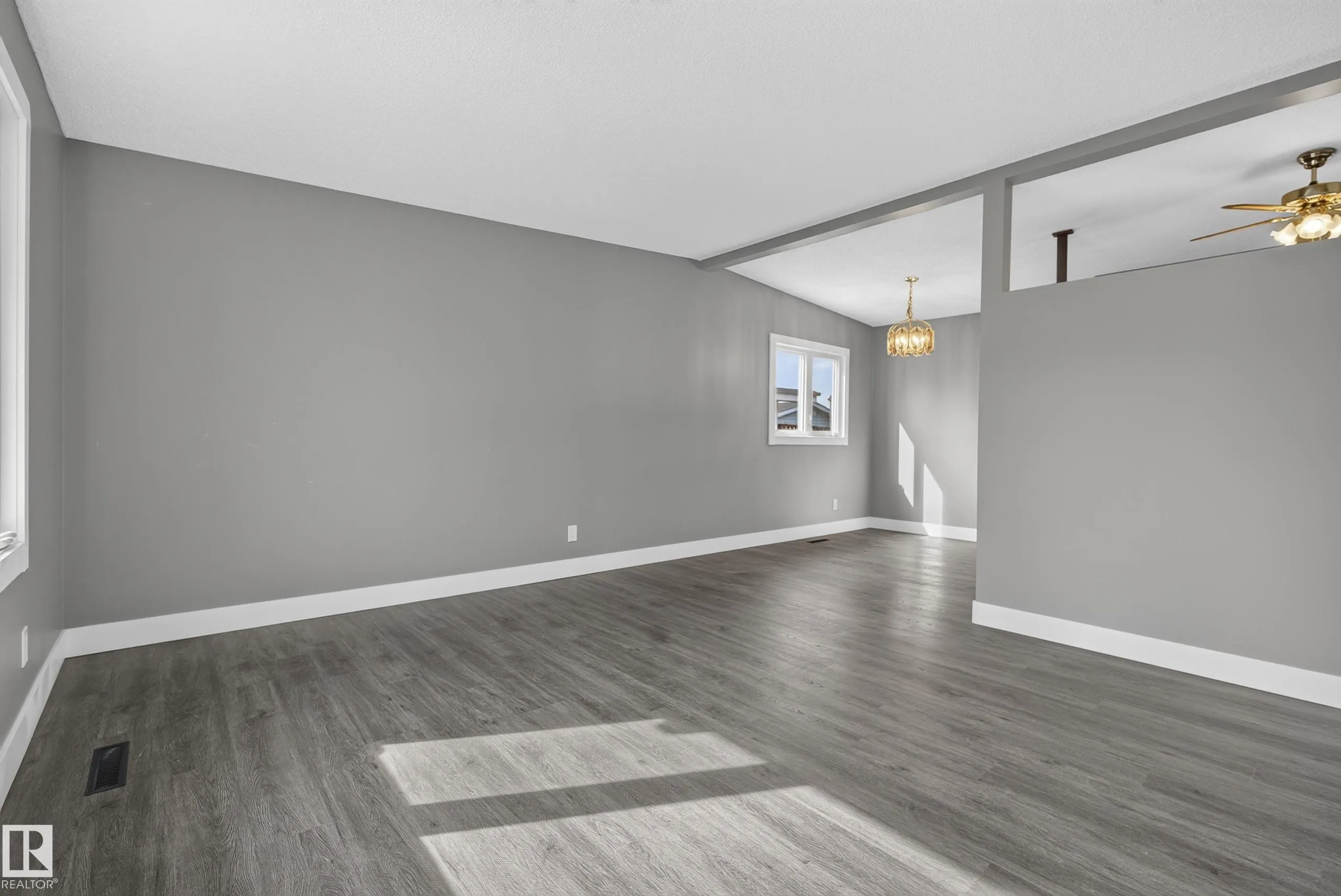 25 MILBURN Crescent