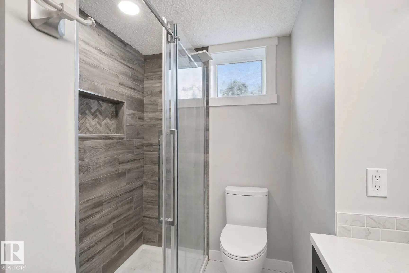 13212 73 Street
