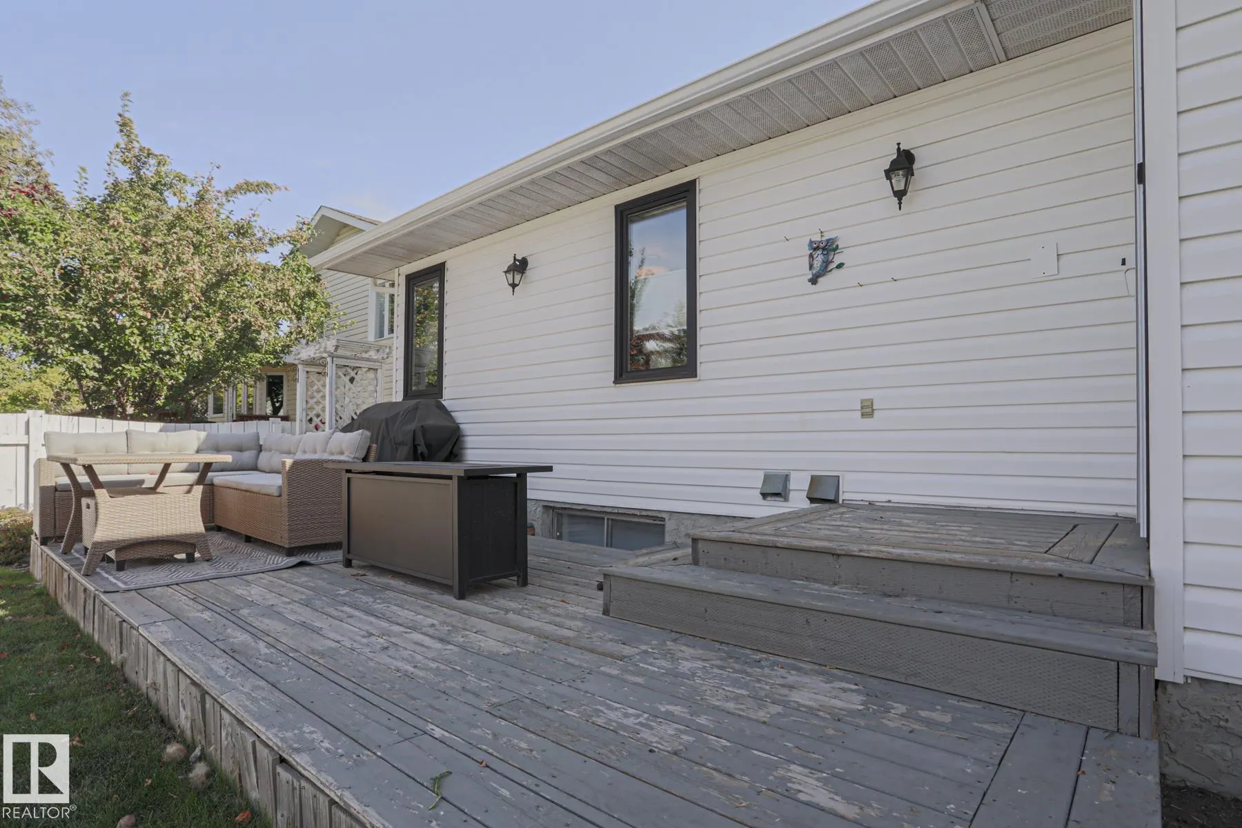 2 Hillview Crescent
