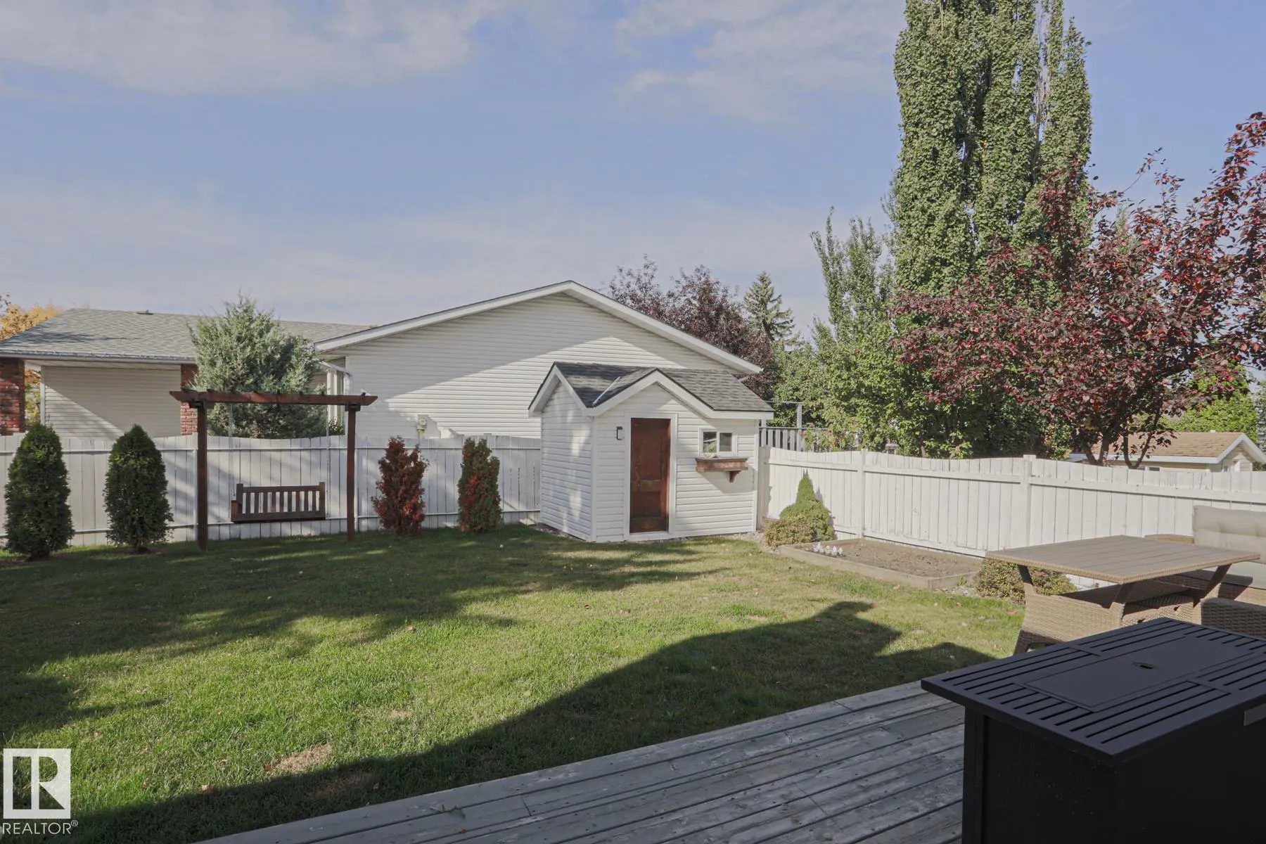 2 Hillview Crescent