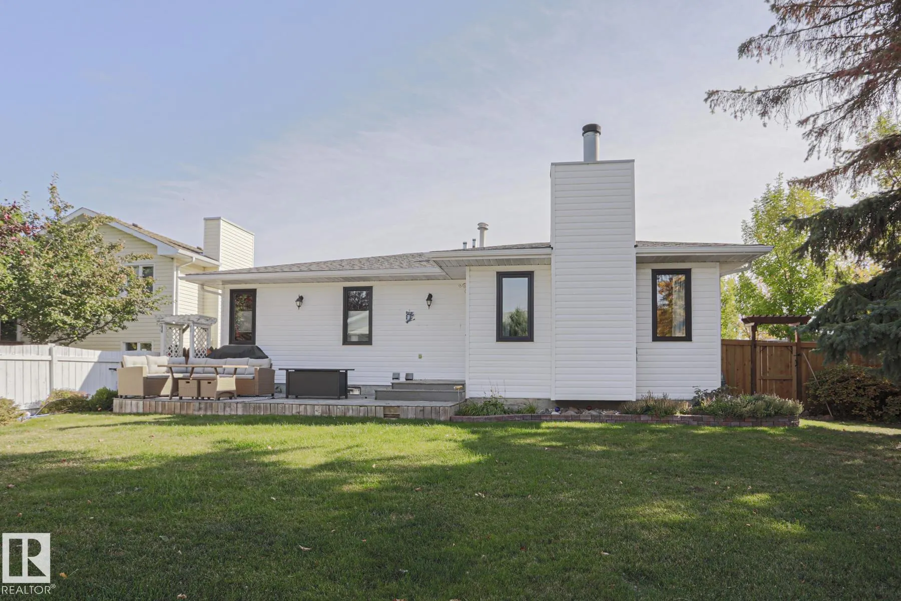 2 Hillview Crescent