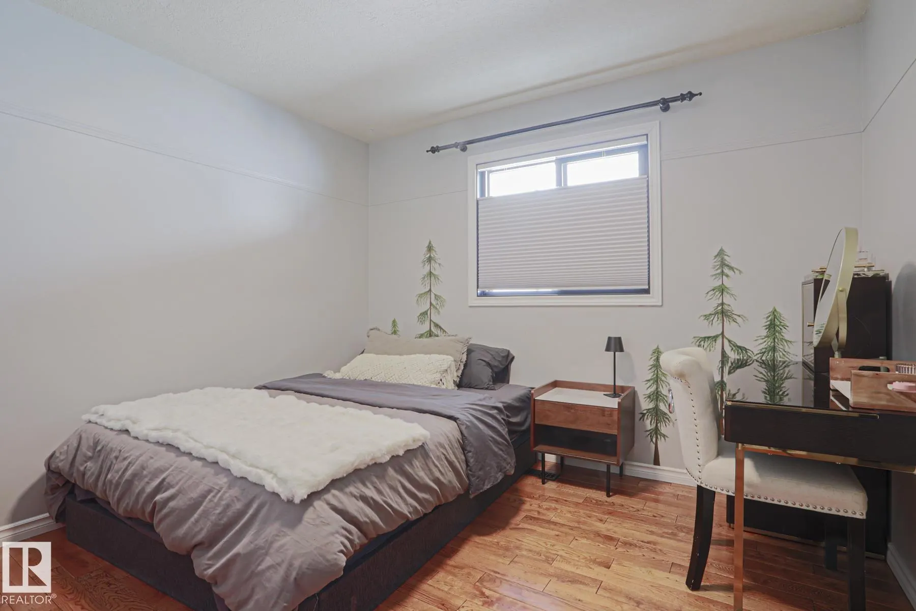 2 Hillview Crescent