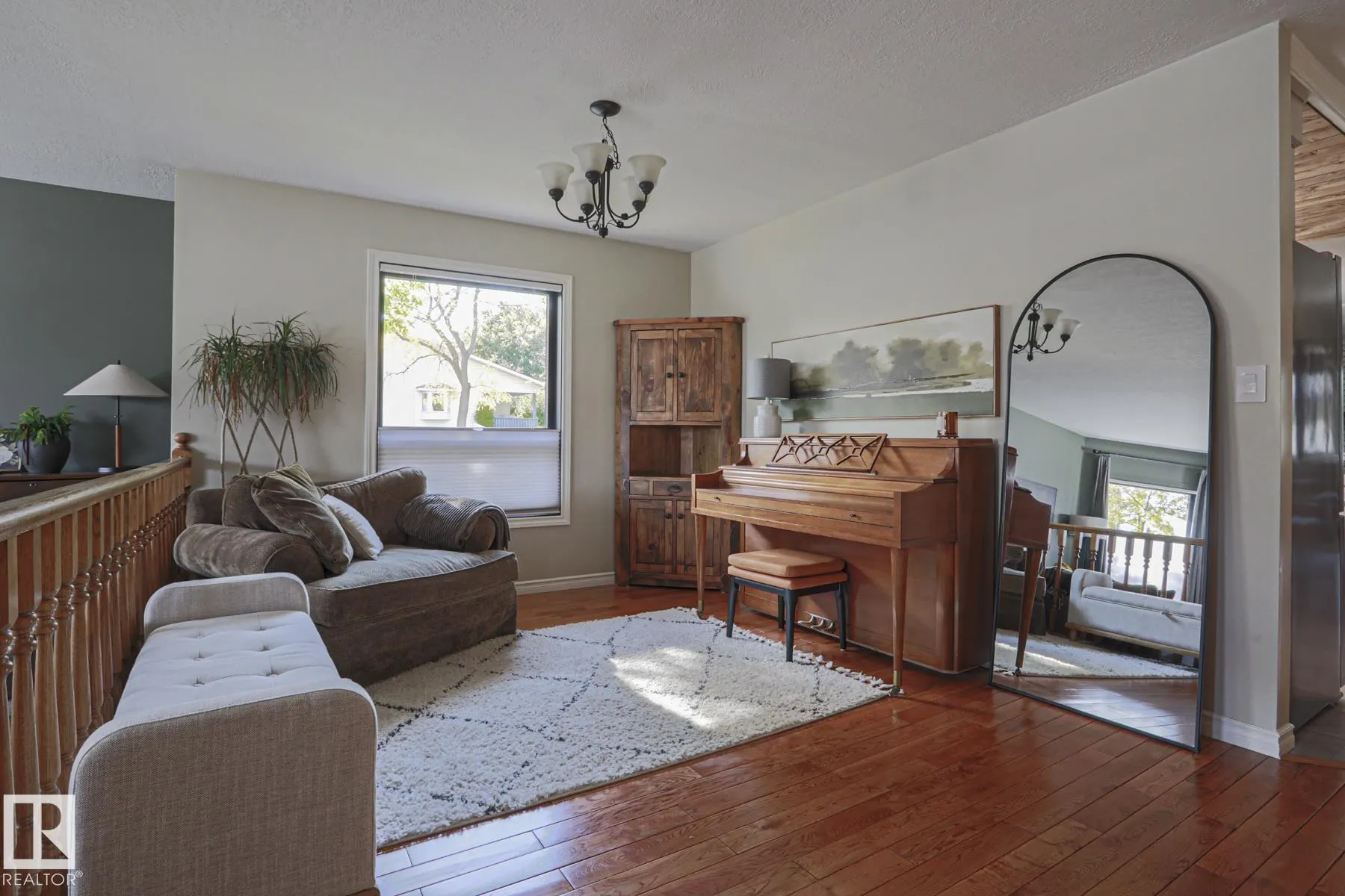 2 Hillview Crescent