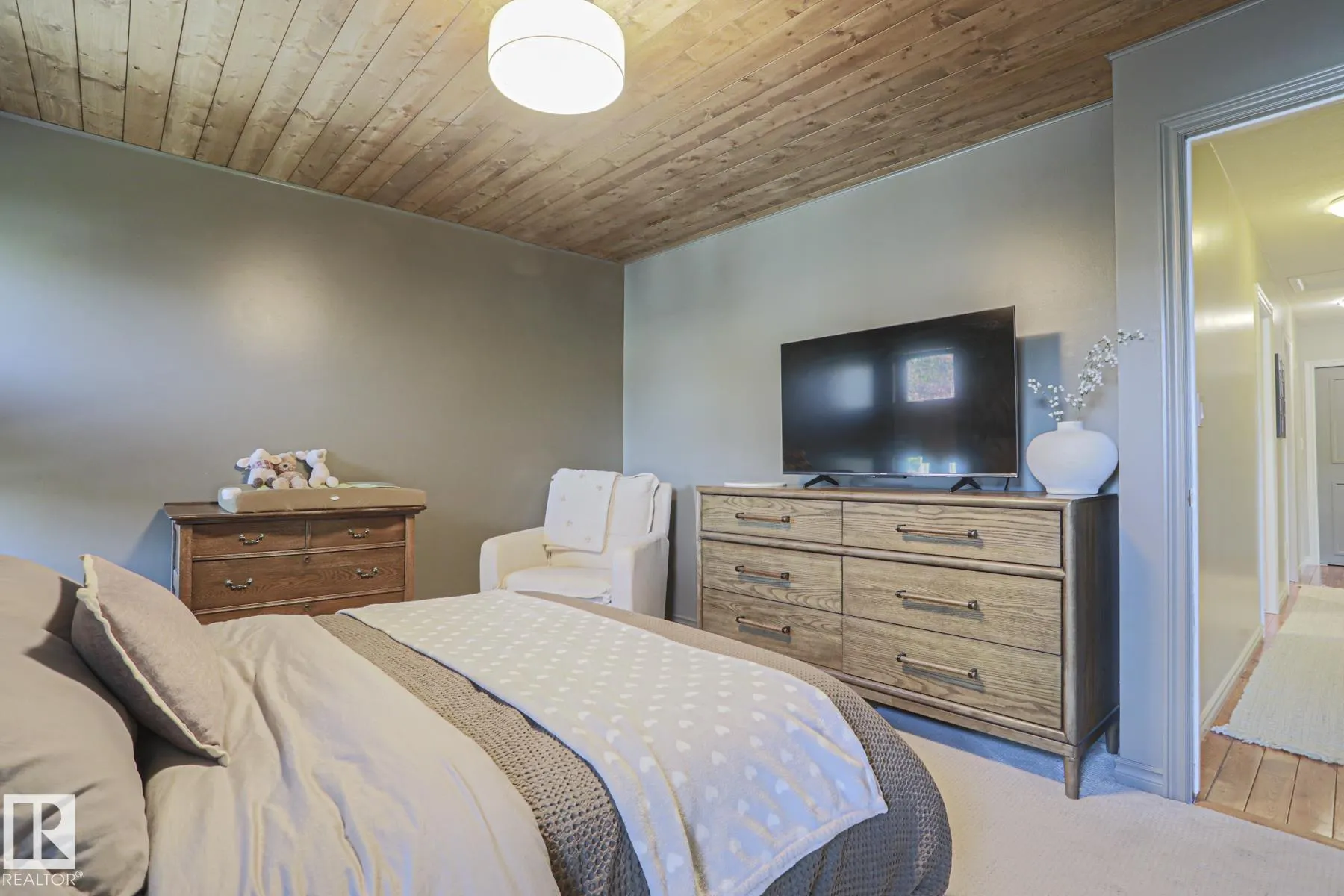 2 Hillview Crescent