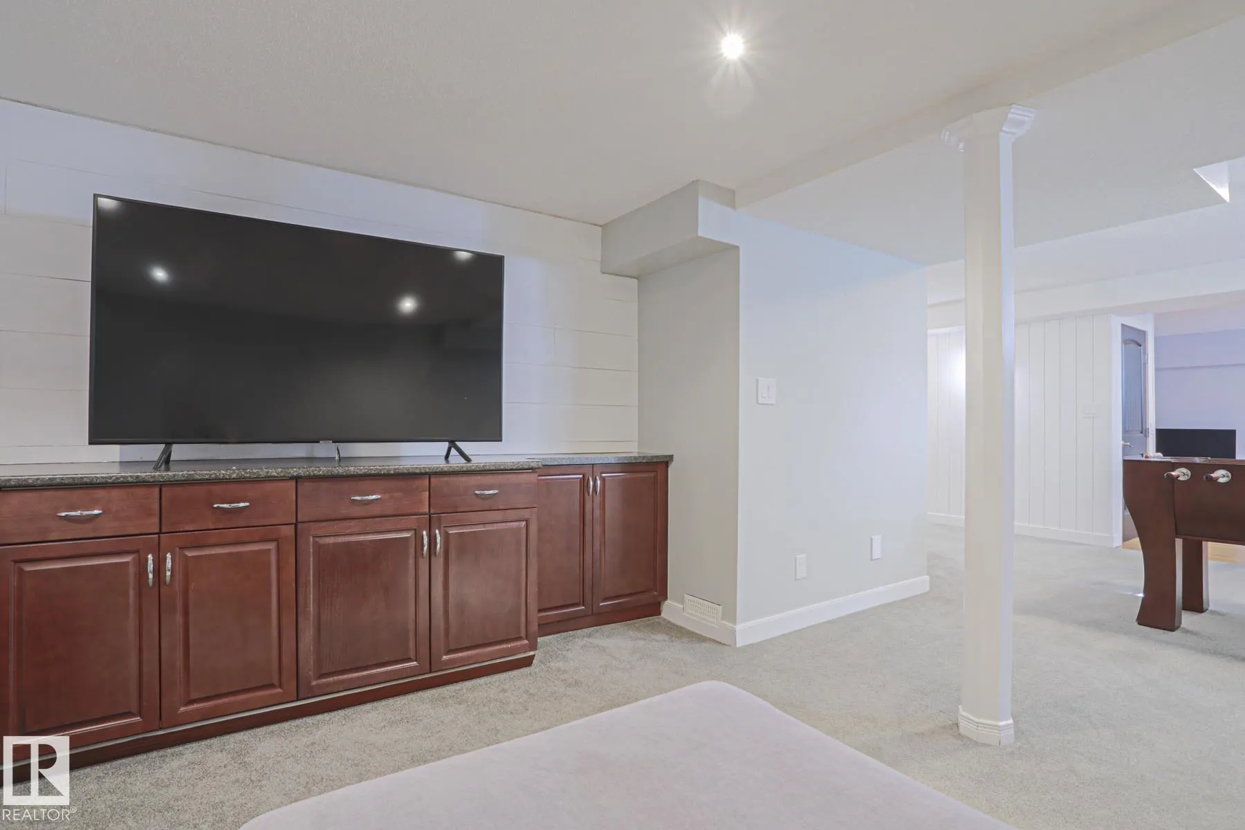 2 Hillview Crescent