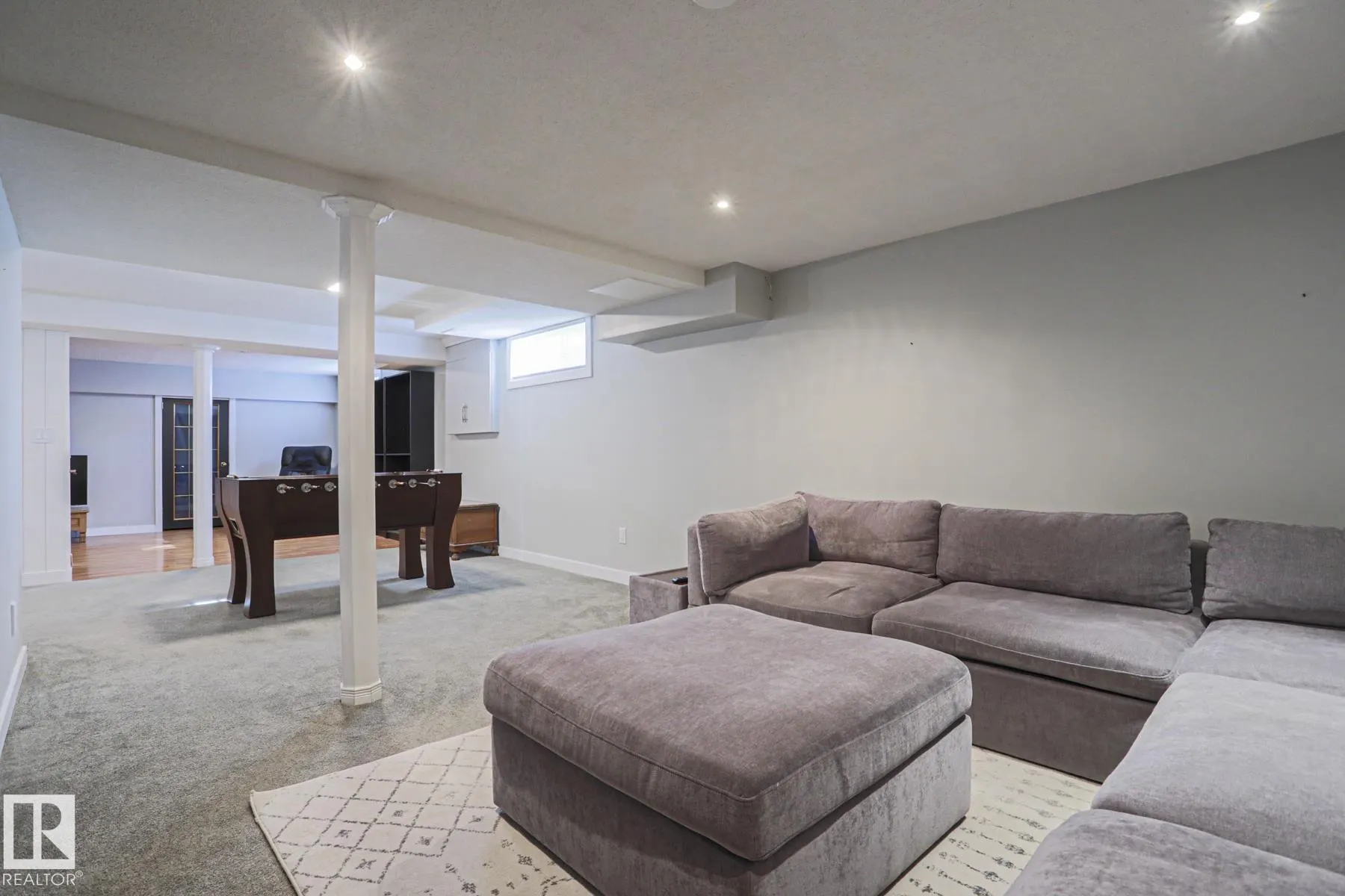 2 Hillview Crescent