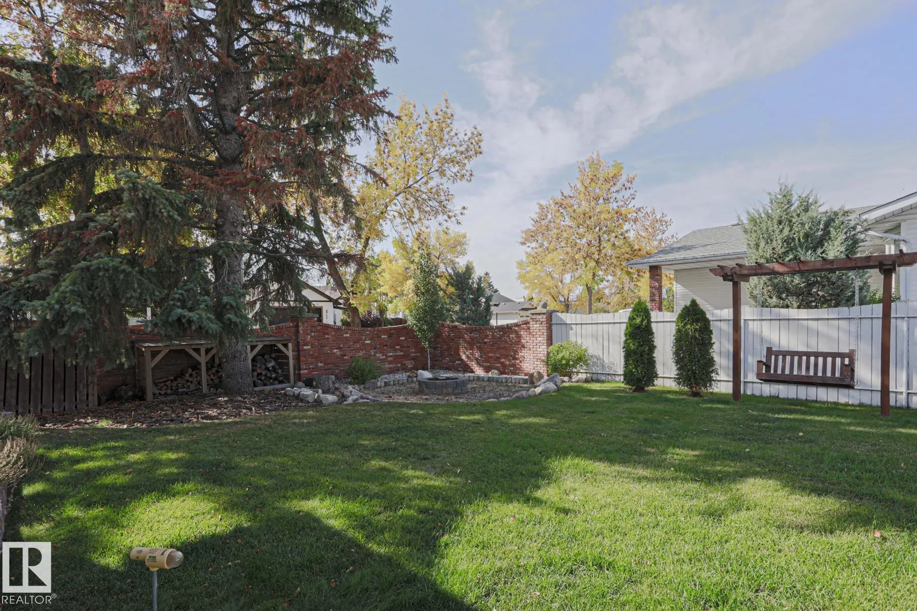2 Hillview Crescent