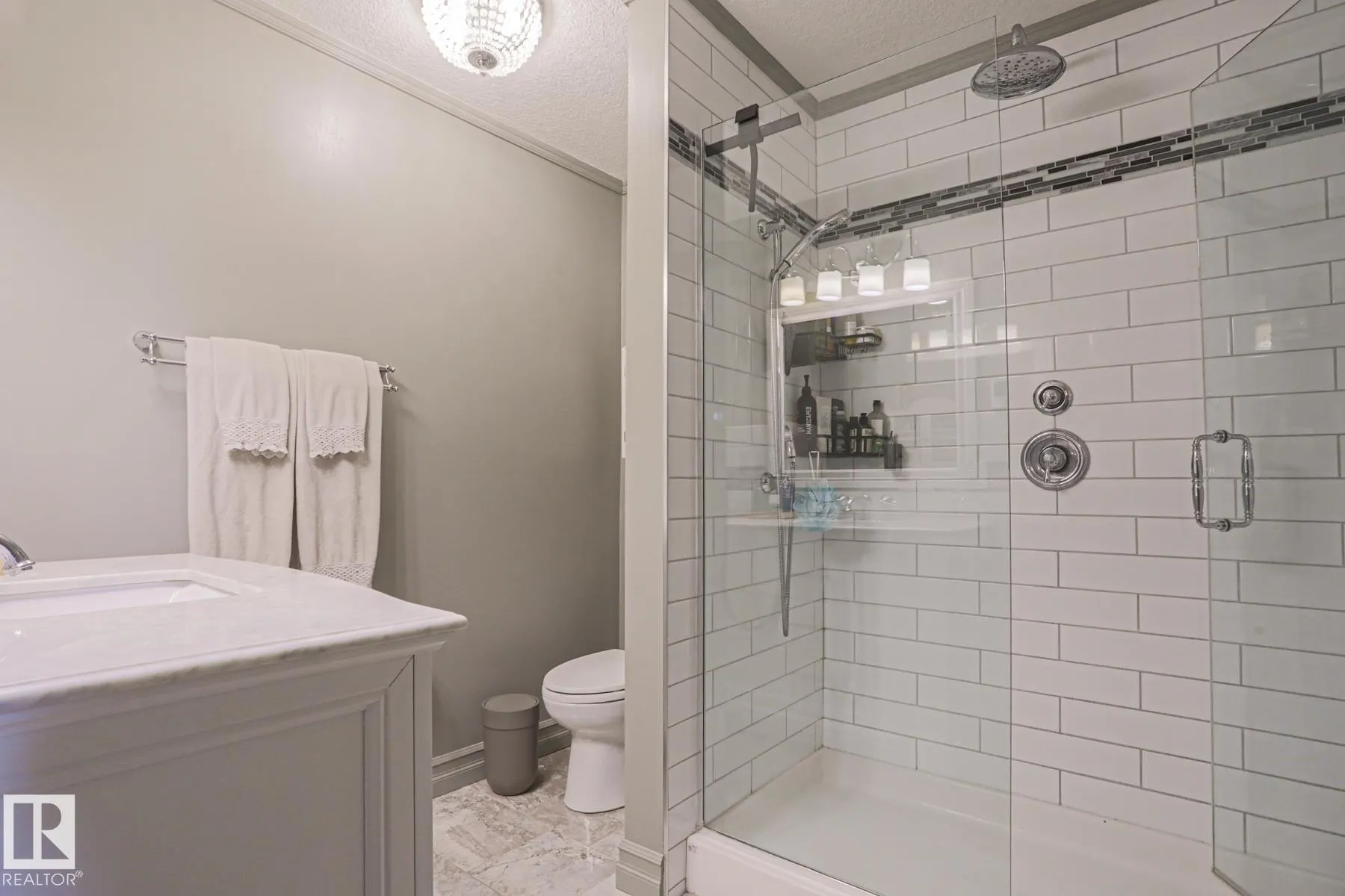 2 Hillview Crescent