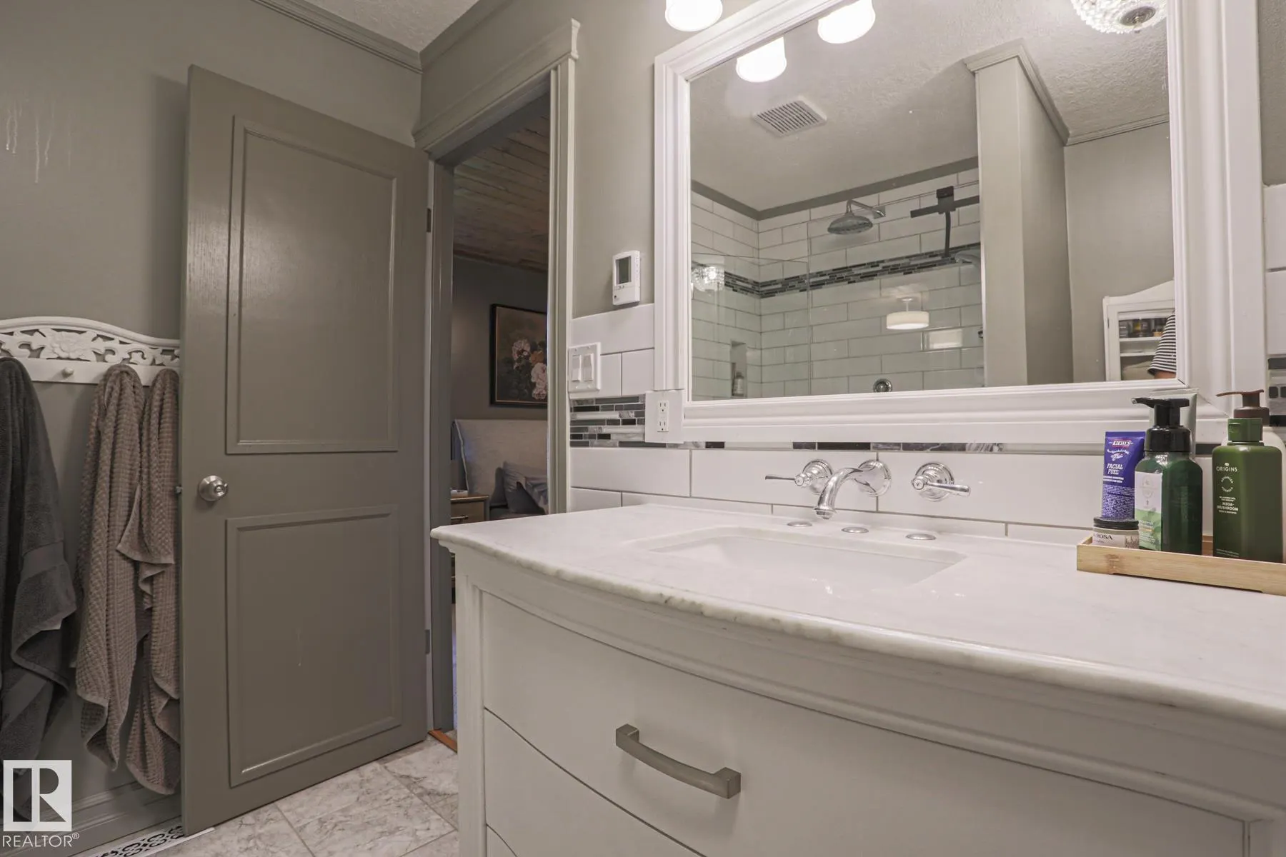 2 Hillview Crescent