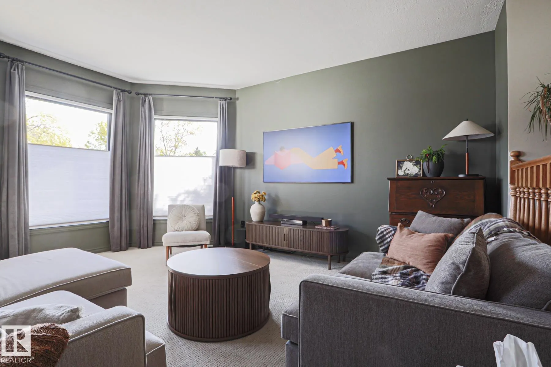 2 Hillview Crescent